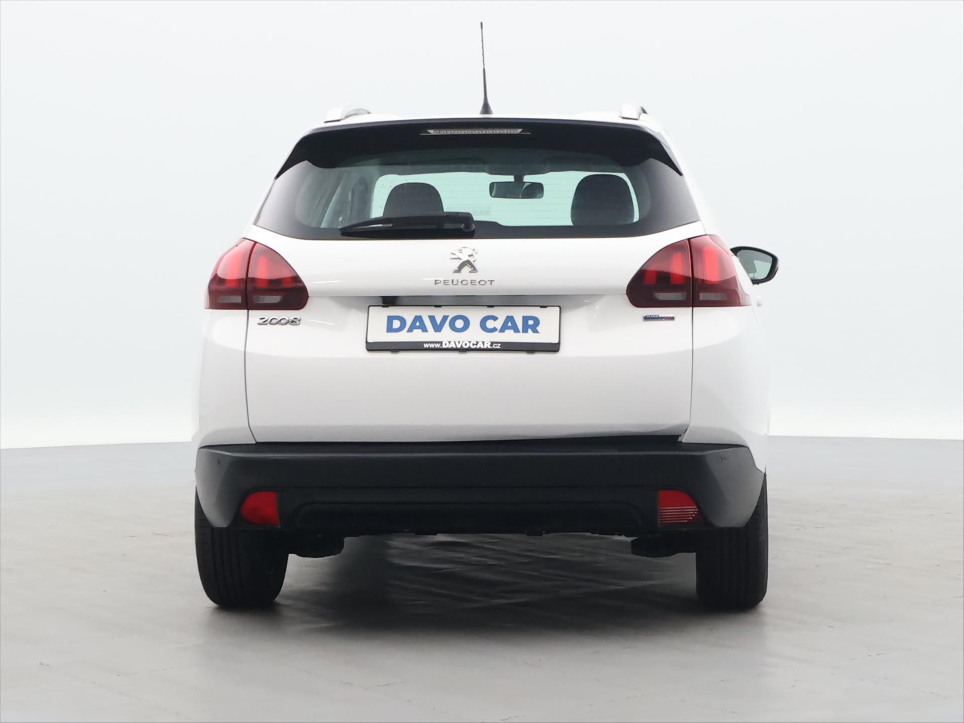 Peugeot 2008, 1.2 PureTech 60 kW Klima - fotka 6