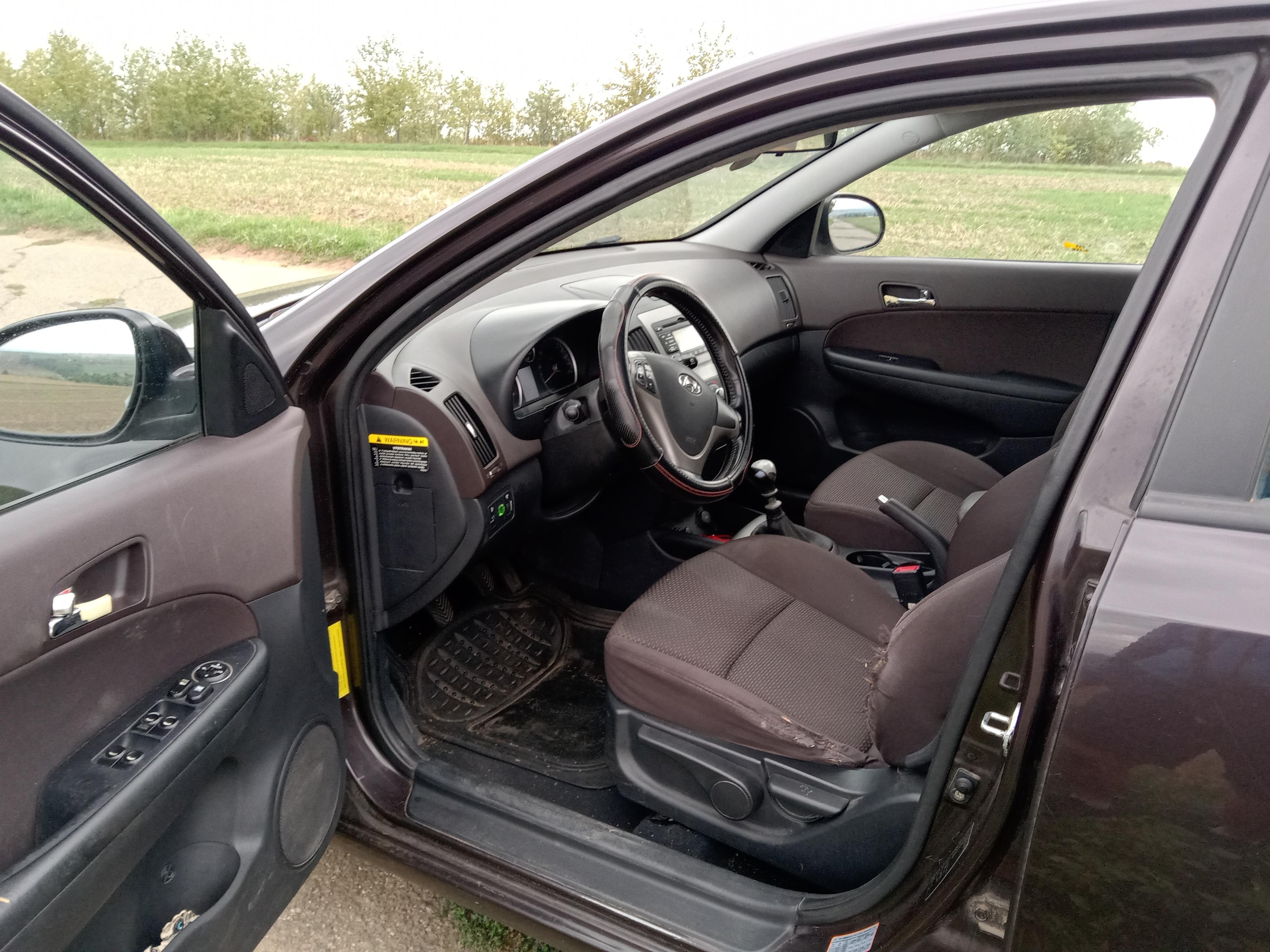 Hyundai i30, prodám hyundai i30 - fotka 3