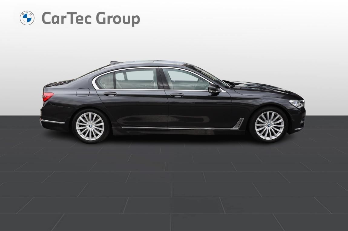 BMW Řada 7, 750Li xDrive - fotka 6