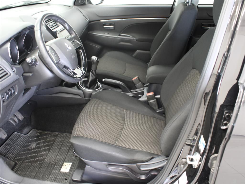 Mitsubishi ASX, 1,6 MIVEC 121tkm. 1.maj.ČR - fotka 6