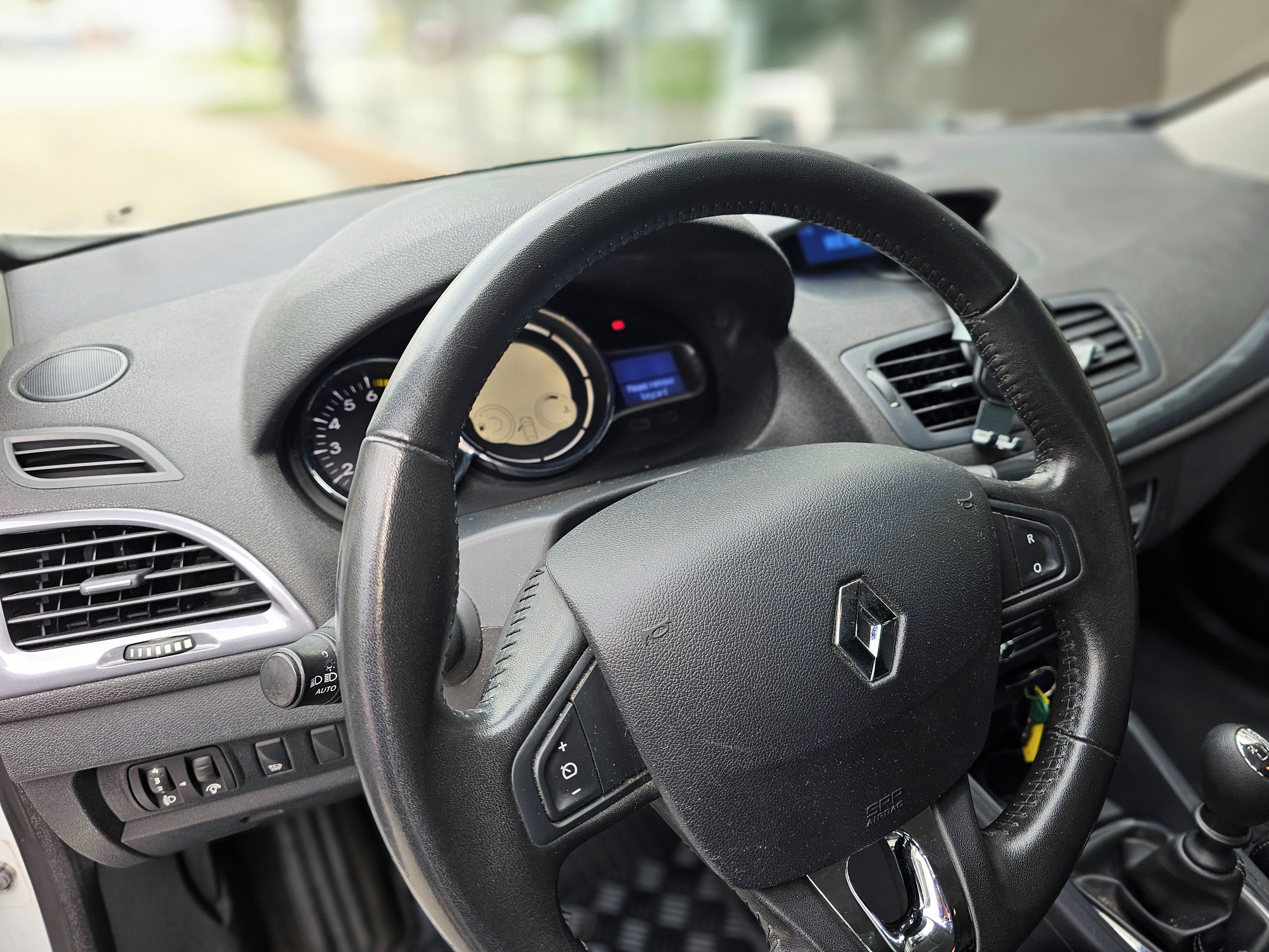 Renault Mégane, 1,6- 16V 81kw dvouzón.klima - fotka 5