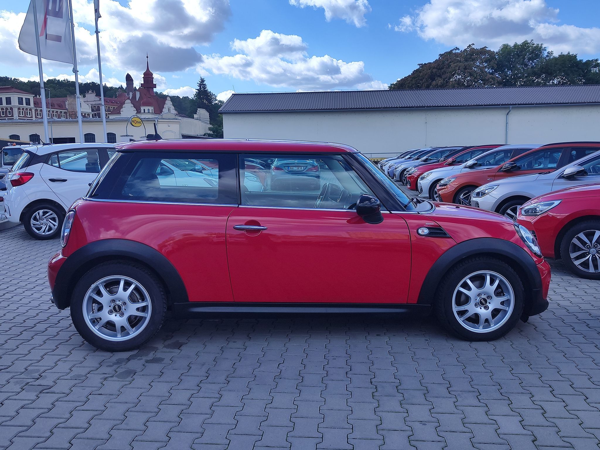 Mini Cooper, 1.6/90kW PANO,NAVI - fotka 4