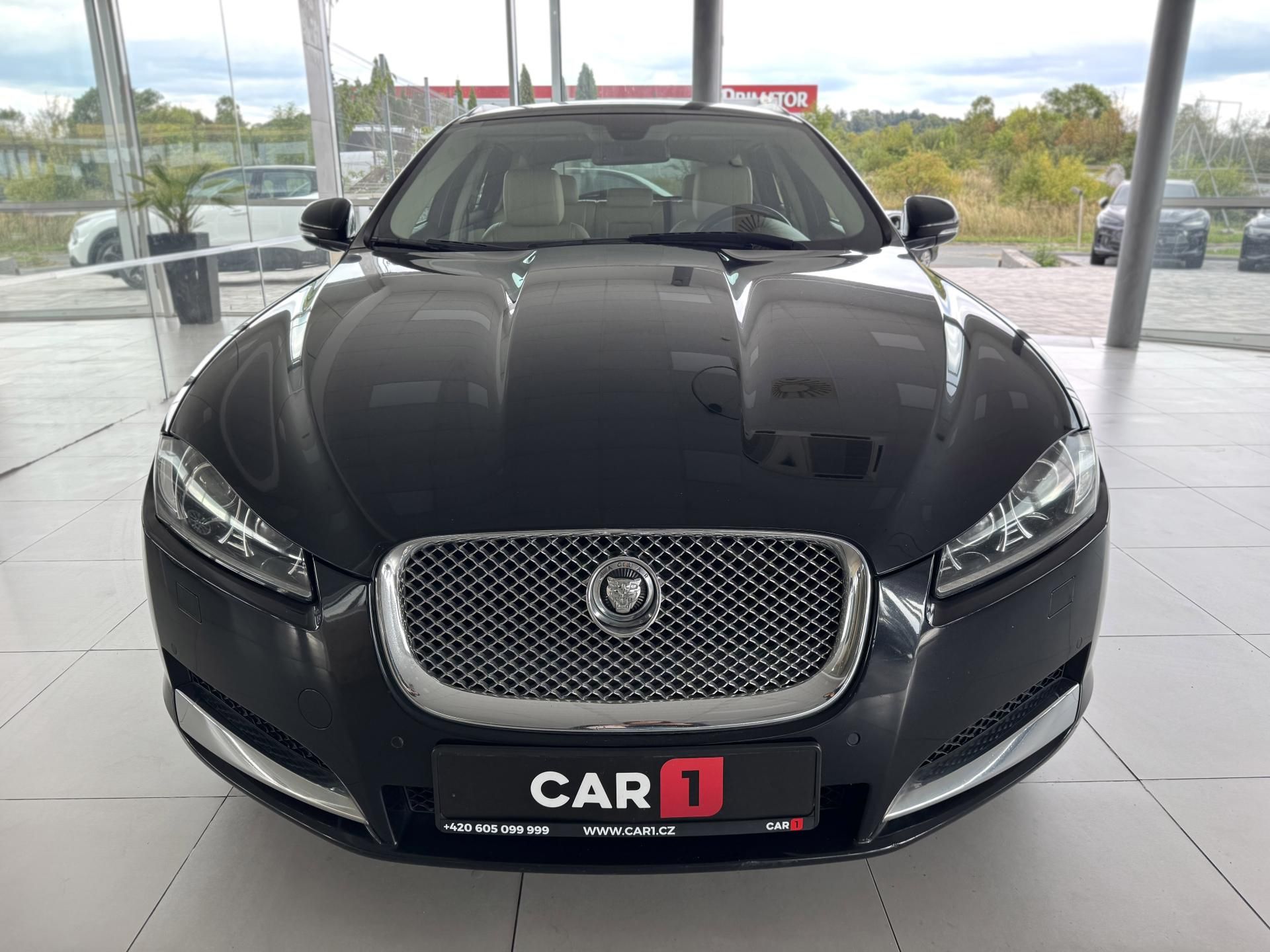 Jaguar XF, 2,2d 147kW*AUT*Navi*Kamera - fotka 3