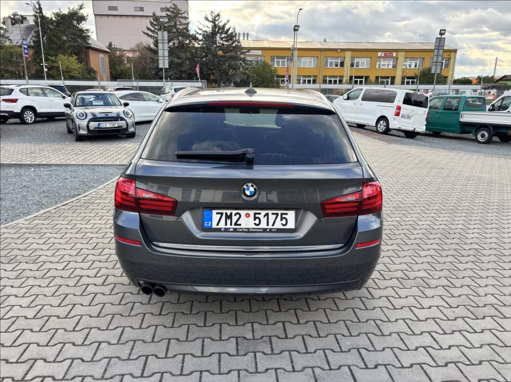 BMW Řada 5, 2,0 Luxury 140kw,SERVIS - fotka 5