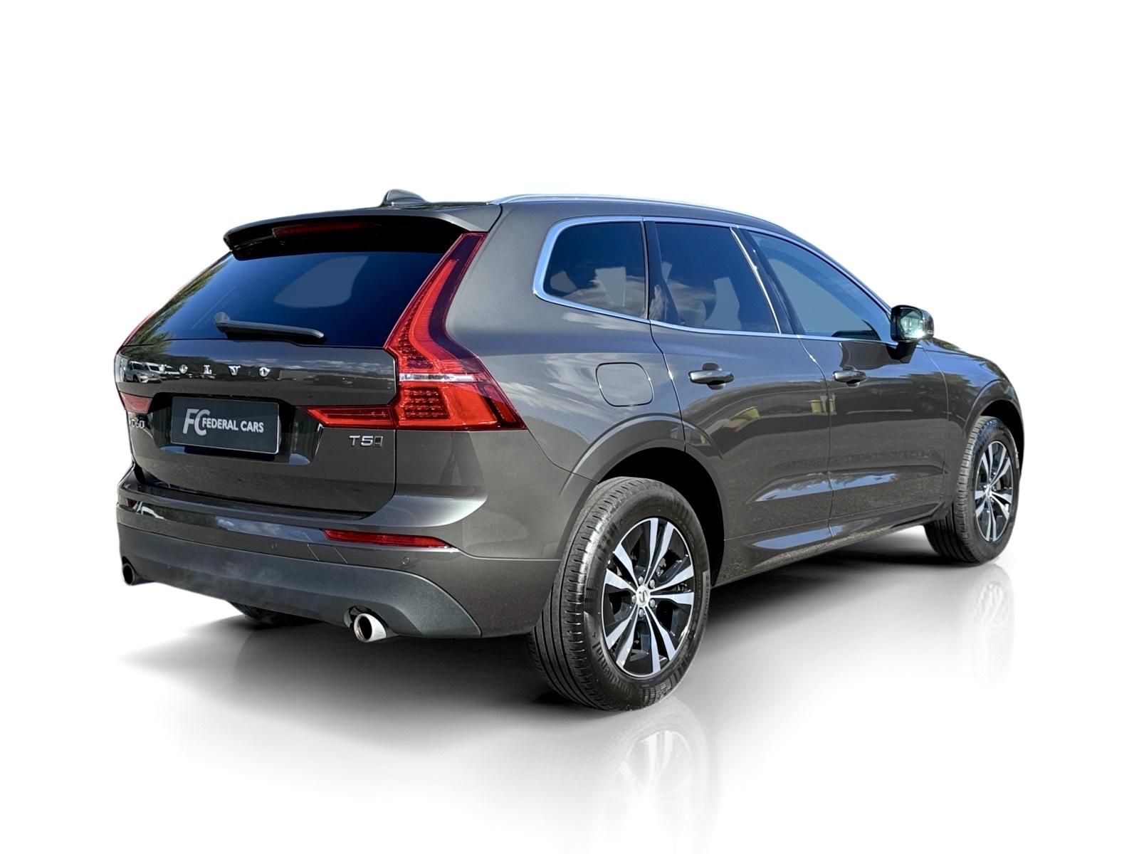 Volvo XC60, T5 AWD // MOMENTUM PRO - fotka 5