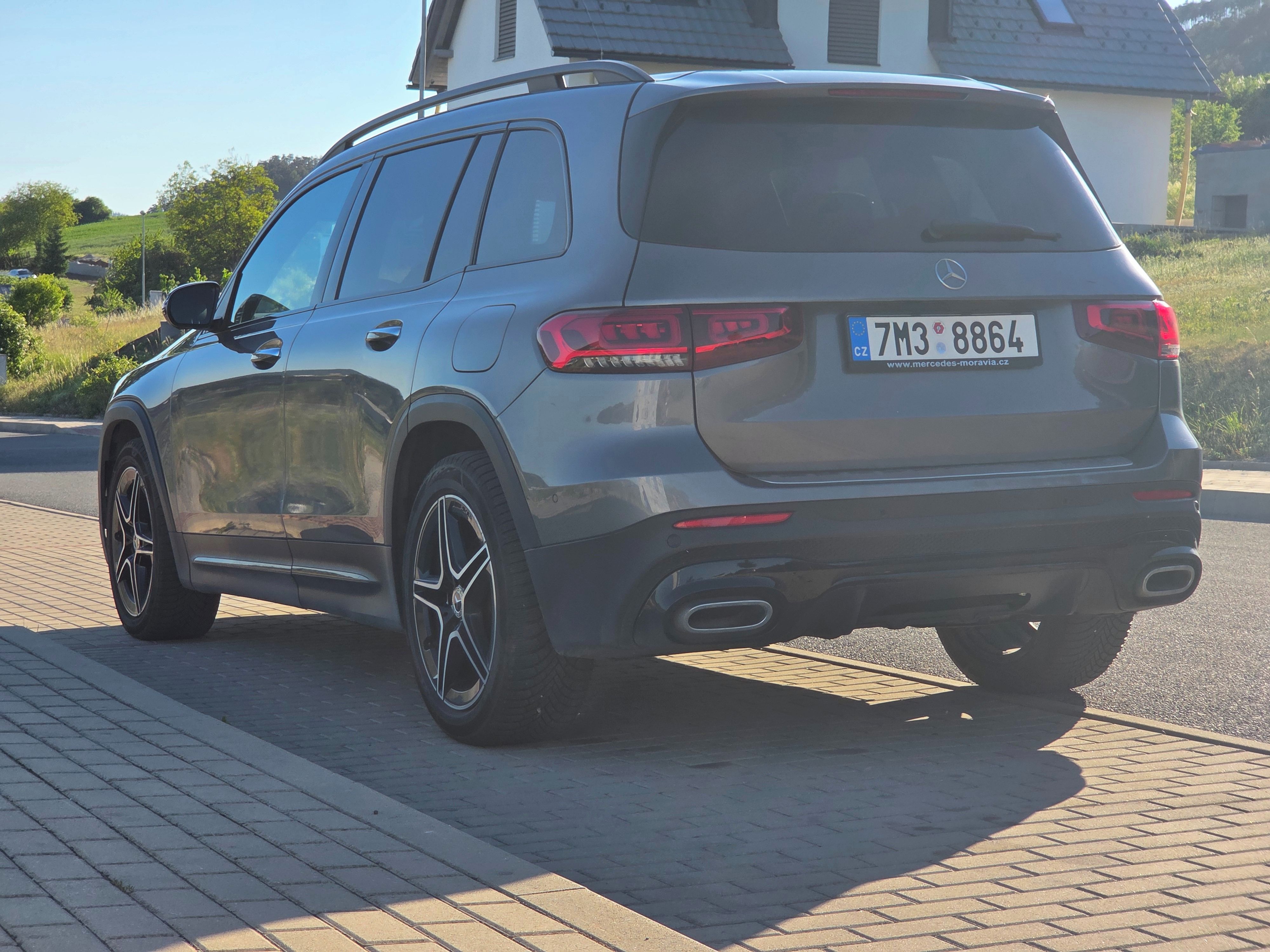 Mercedes-Benz GLB, AMG Line, Panorama, 360° - fotka 6