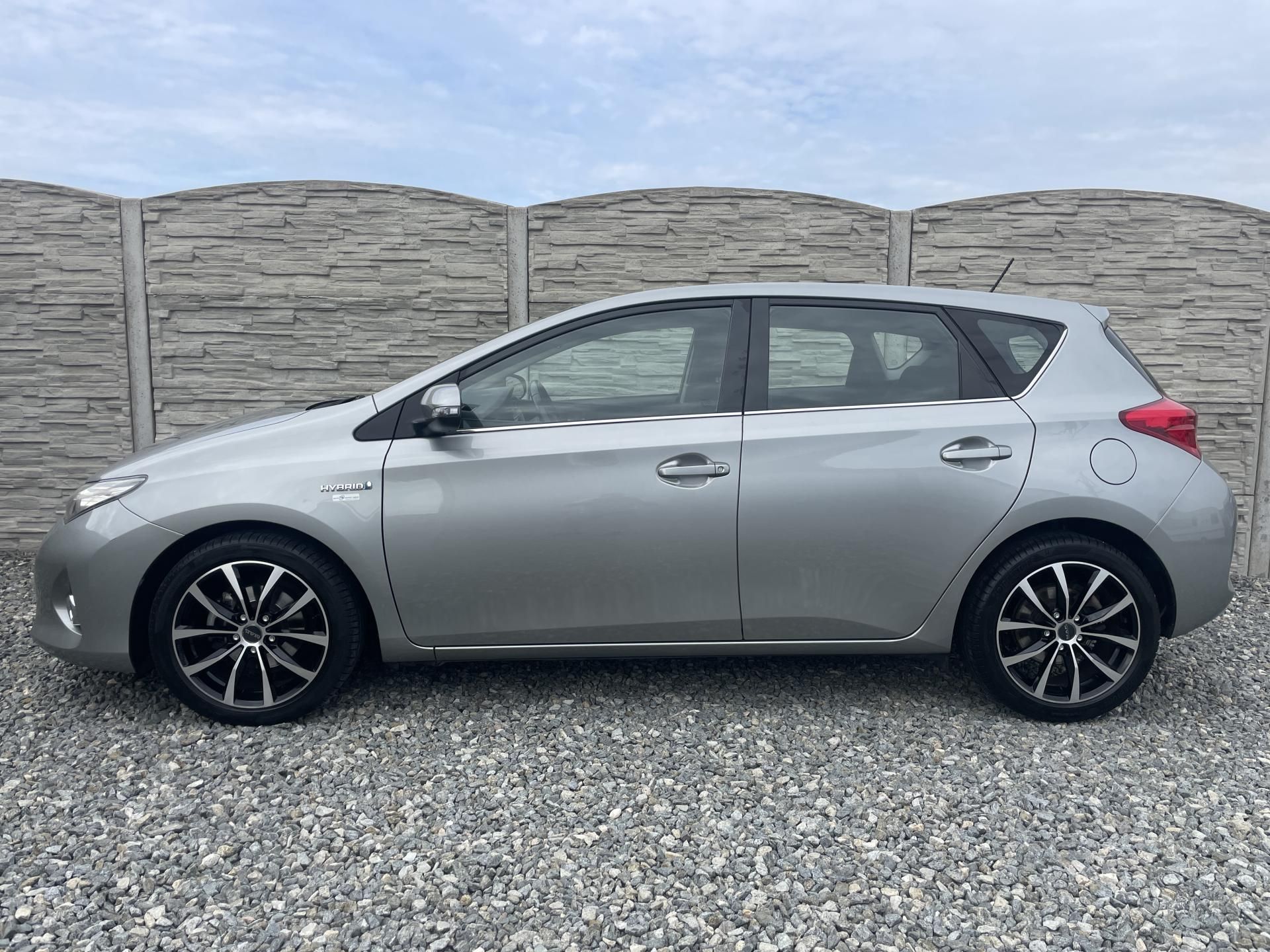 Toyota Auris, 1.8i 16v HYBRID AUT SERVIS TOP