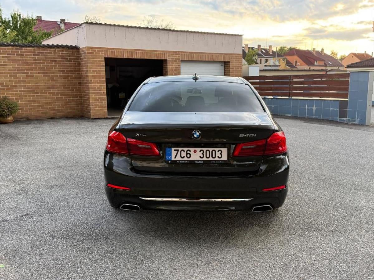 BMW Řada 5, 3,0   540i xDrive - fotka 6