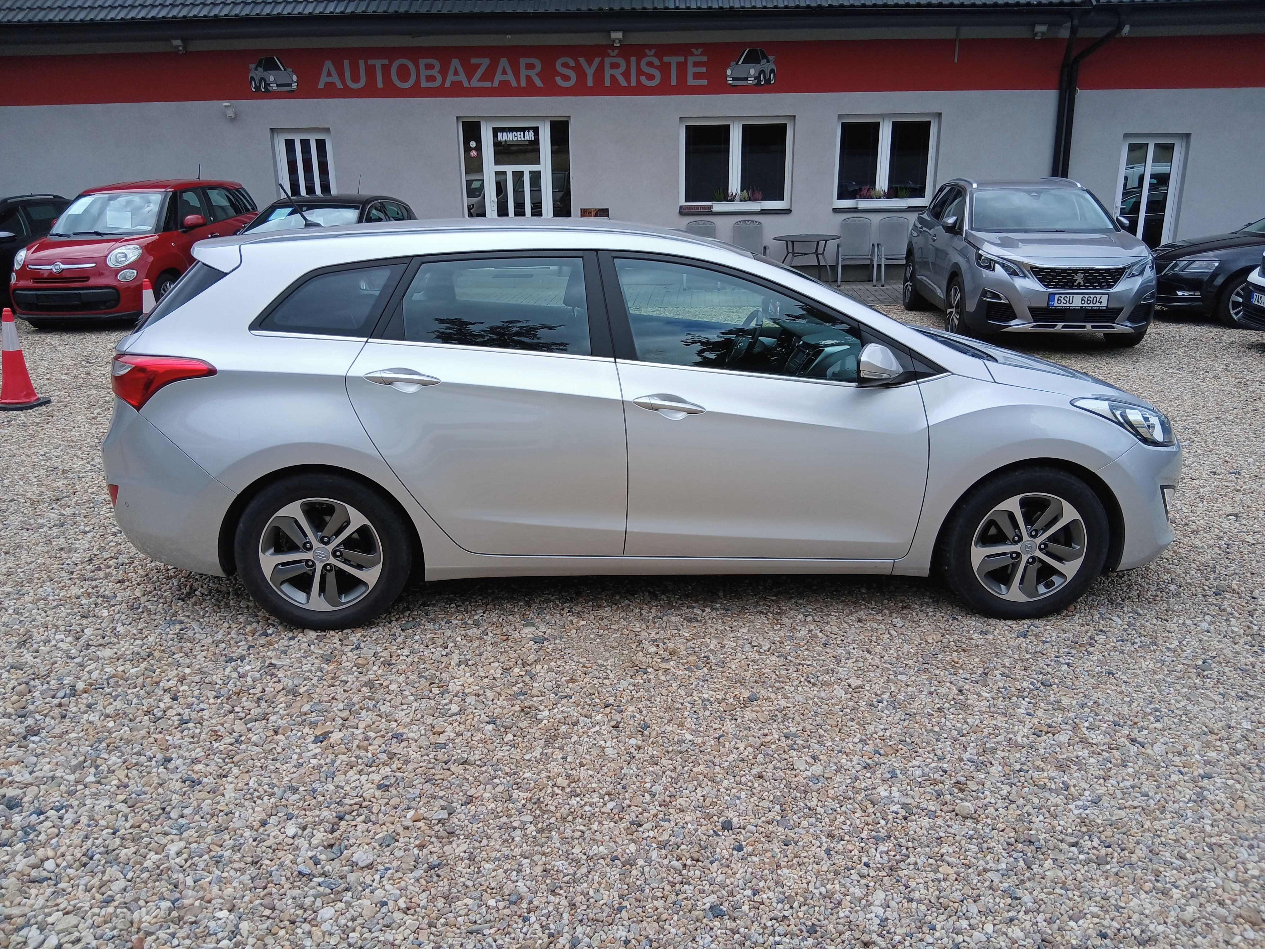 Hyundai i30, 1.6CRDi 81KW GW DPH, ČR S.Knih - fotka 4