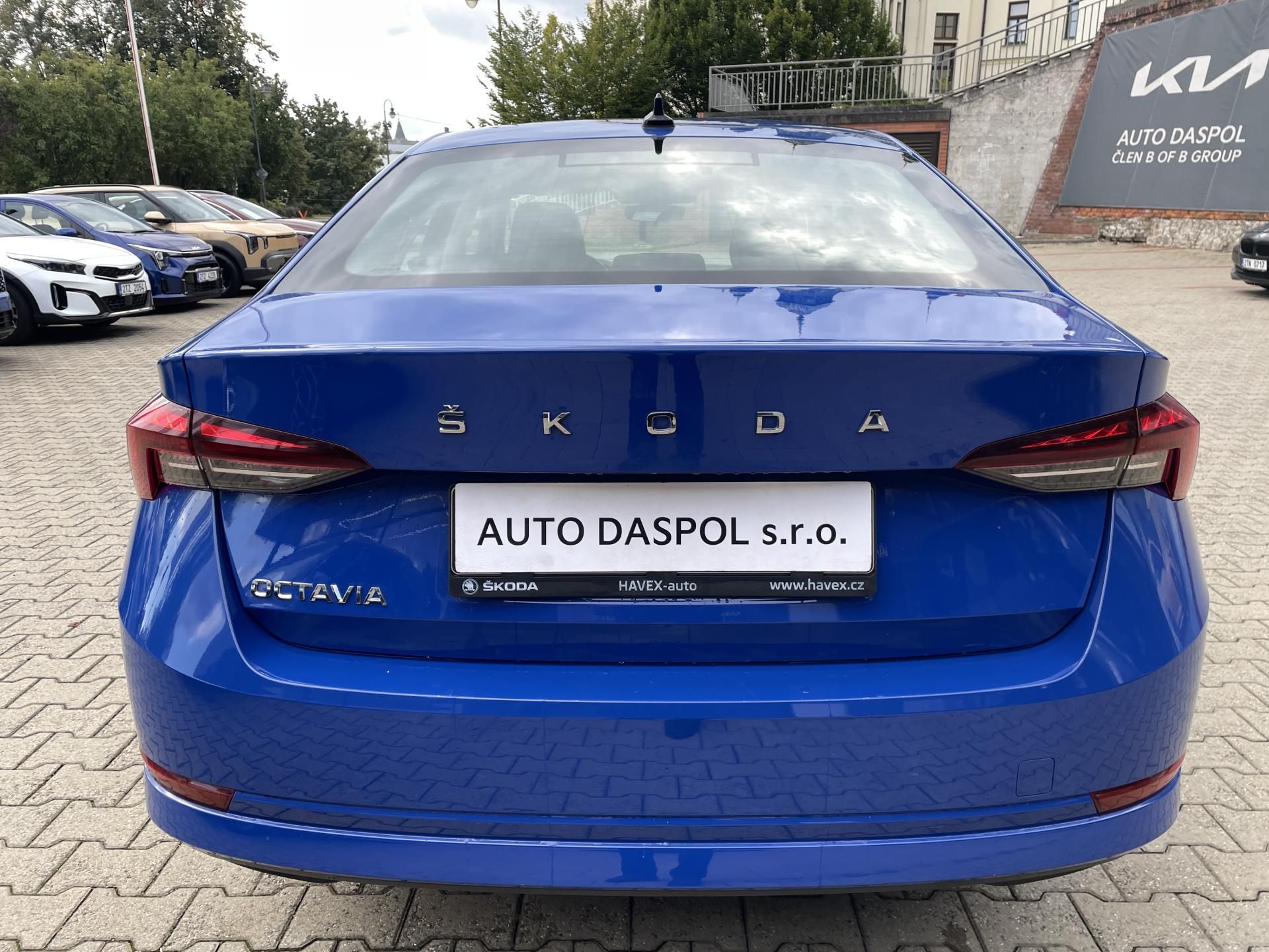 Škoda Octavia, 2,0 TDi Ambition - fotka 4