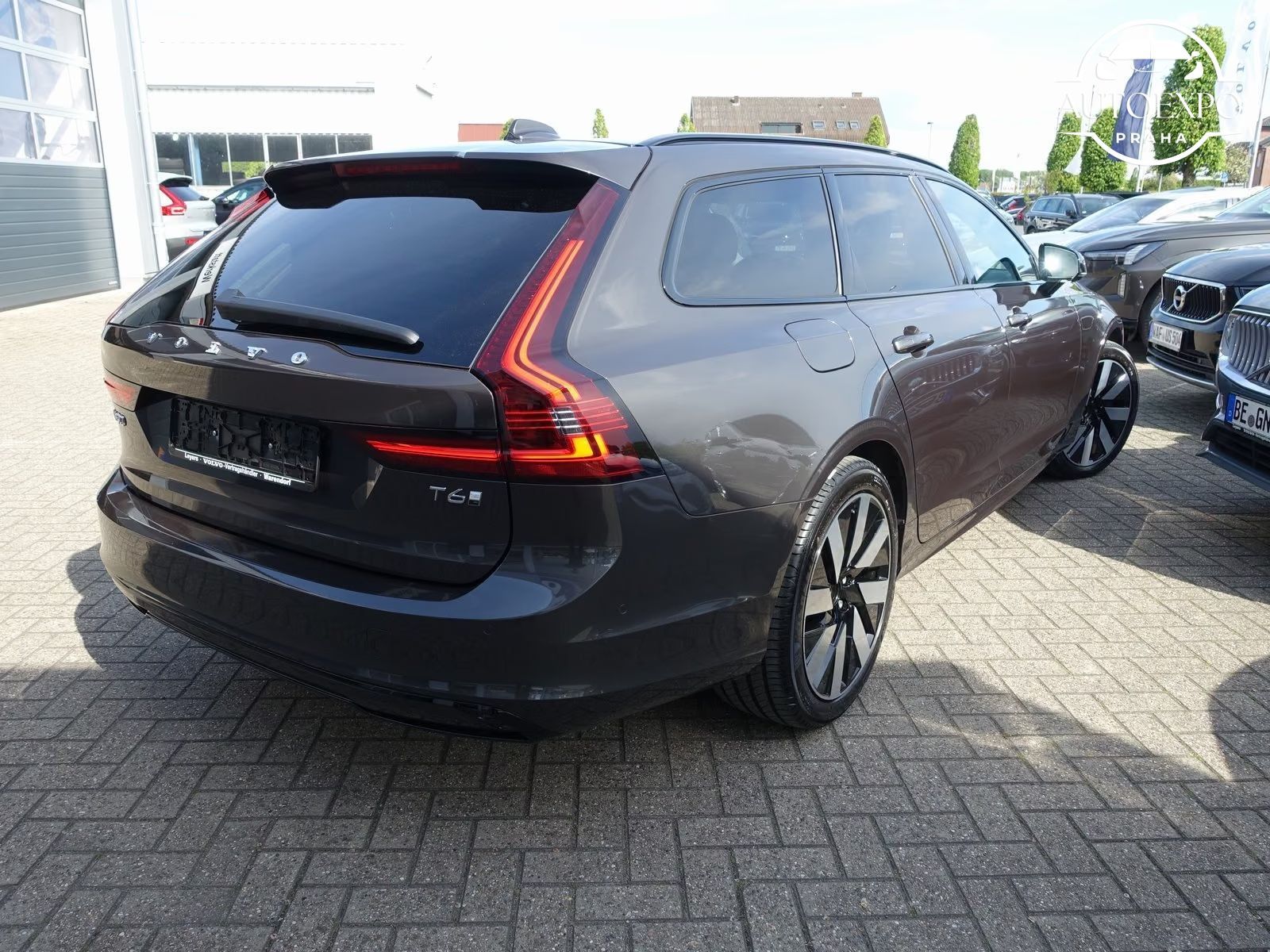 Volvo V90, Plus Dark T6 AWD Plug-in - fotka 6
