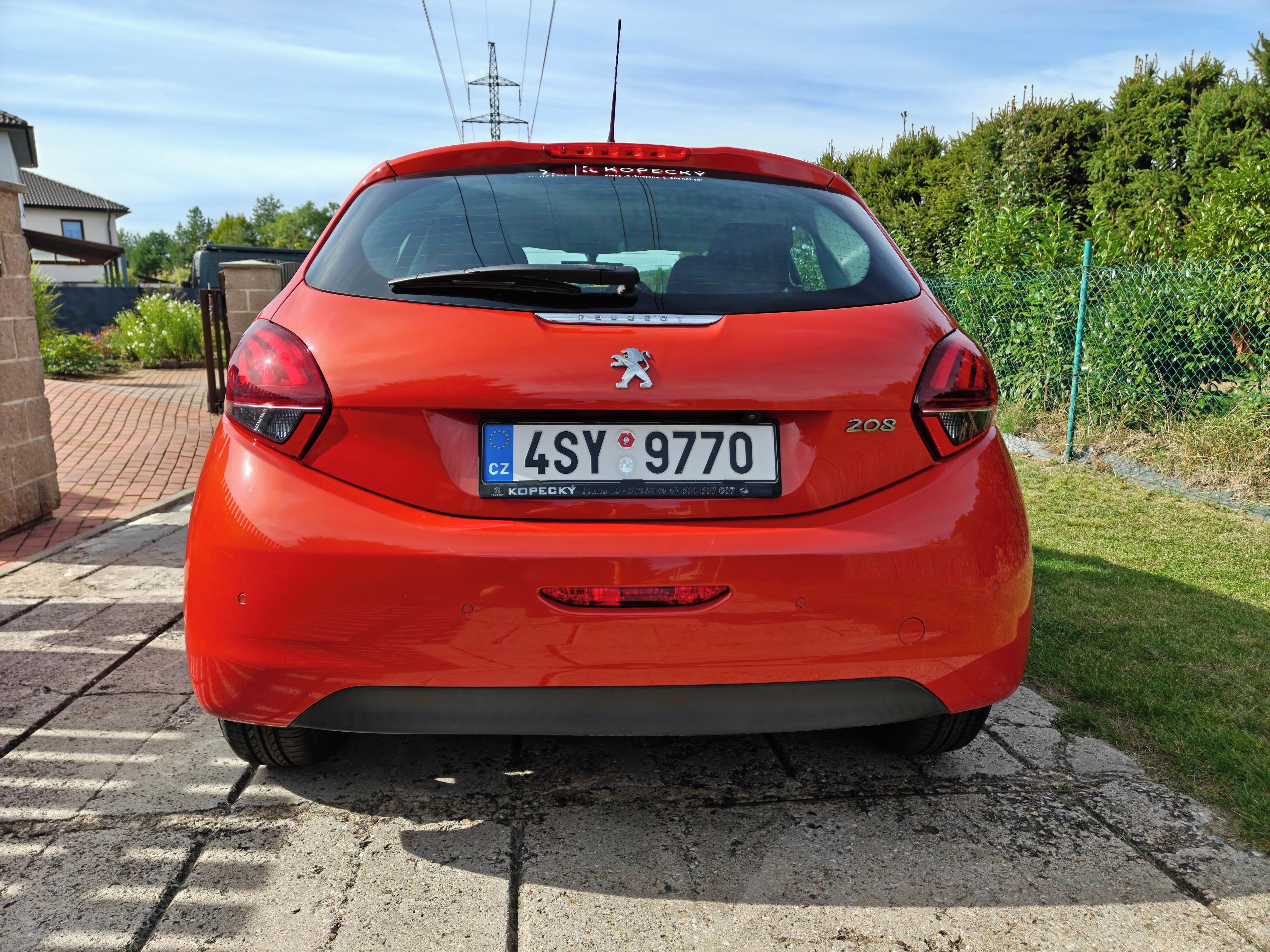 Peugeot 208, 1.2 i, najeto pouze 27.300km - fotka 5