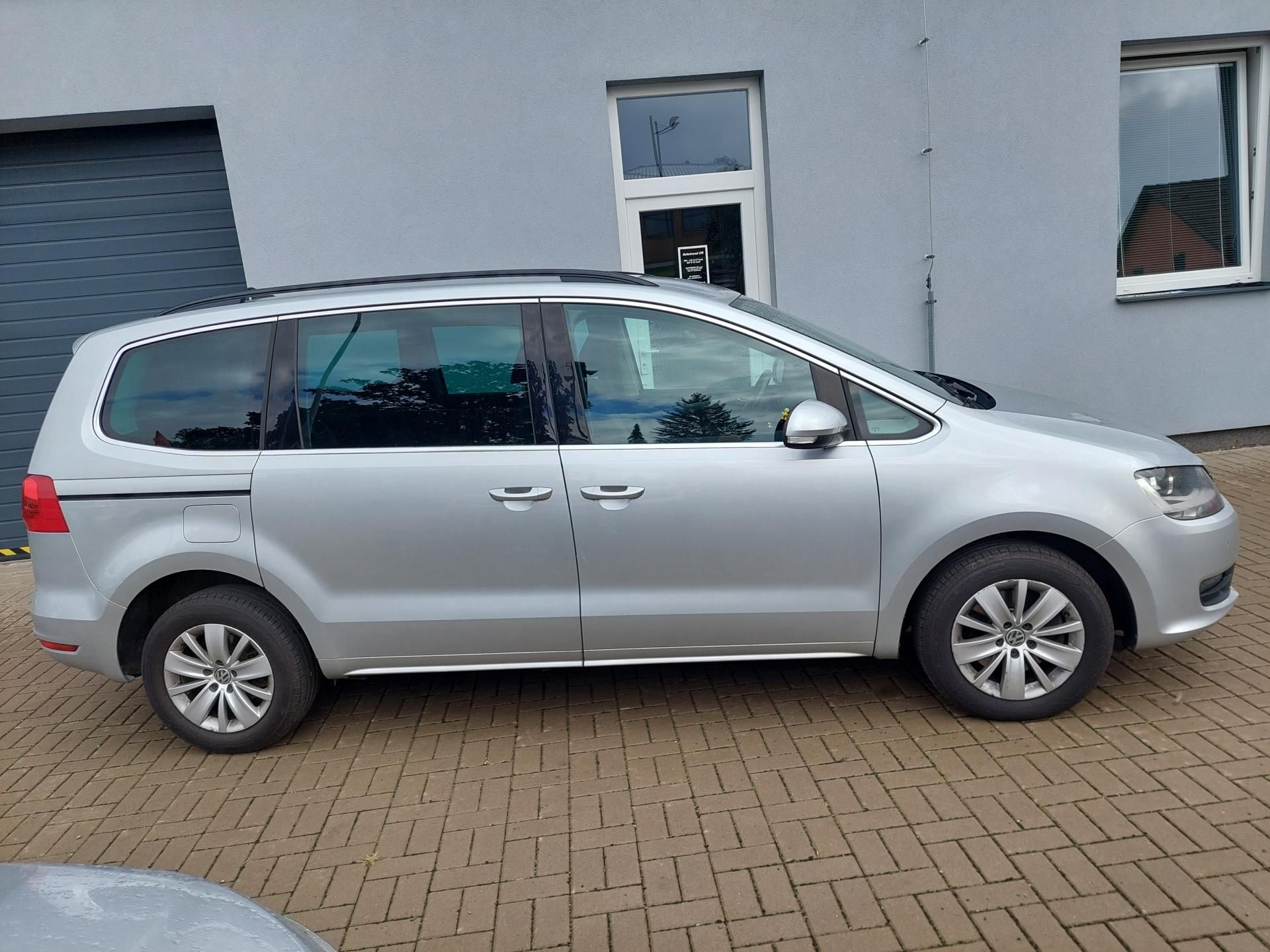 Volkswagen Sharan, 2.0TDi 103kW 7míst - fotka 4