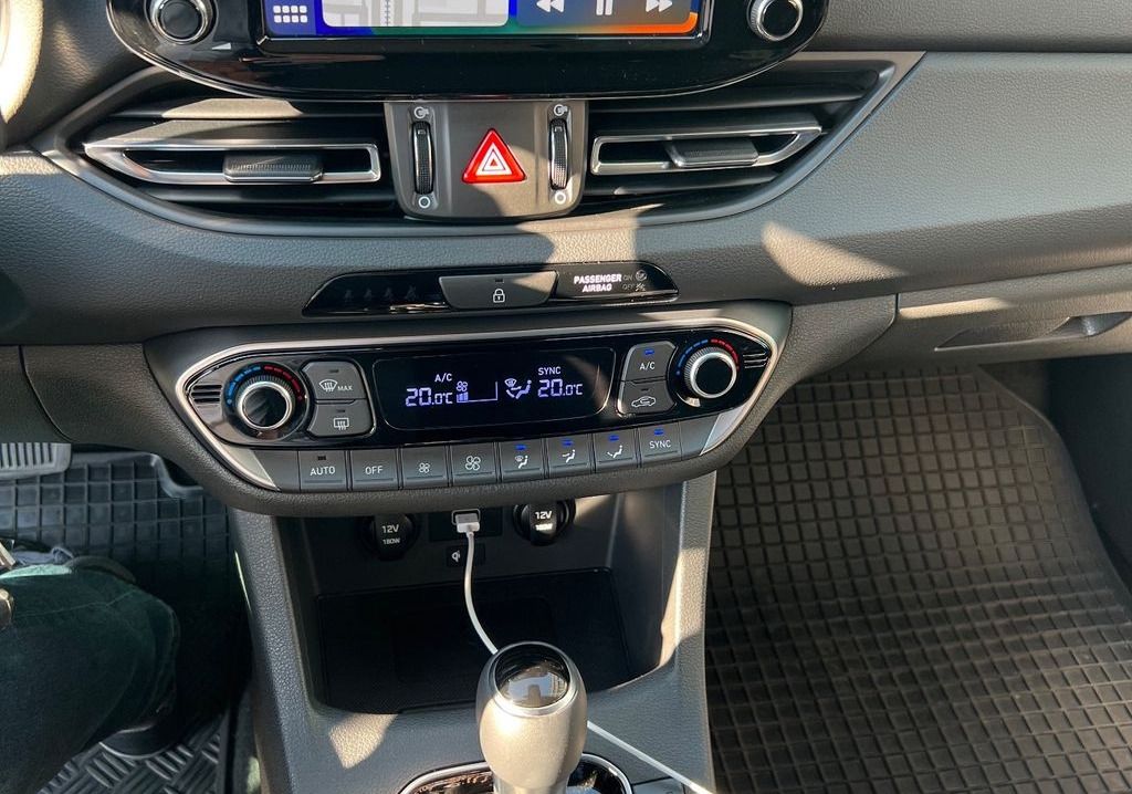 Hyundai i30, 1,0 T-GDI DCT SMART FASTBACK - fotka 4