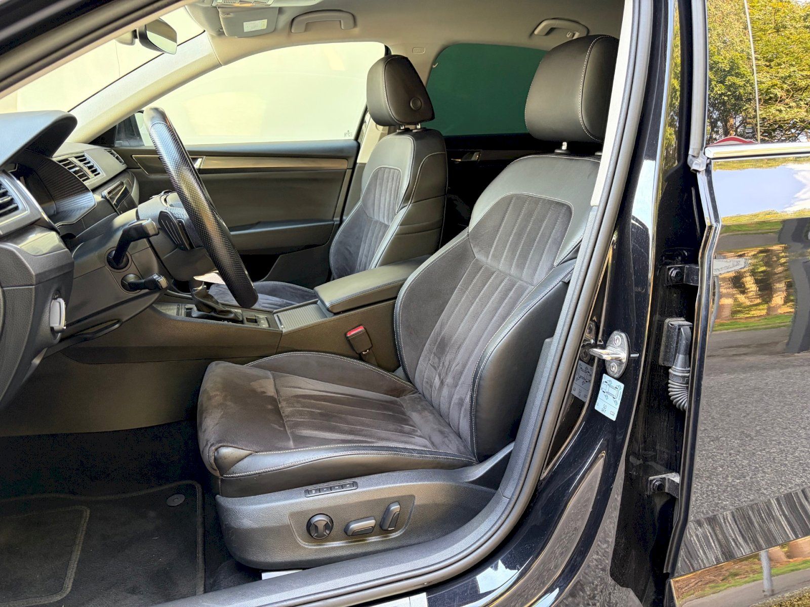 Škoda Superb, 2.0 TDI 147kW Style Plus DSG - fotka 6