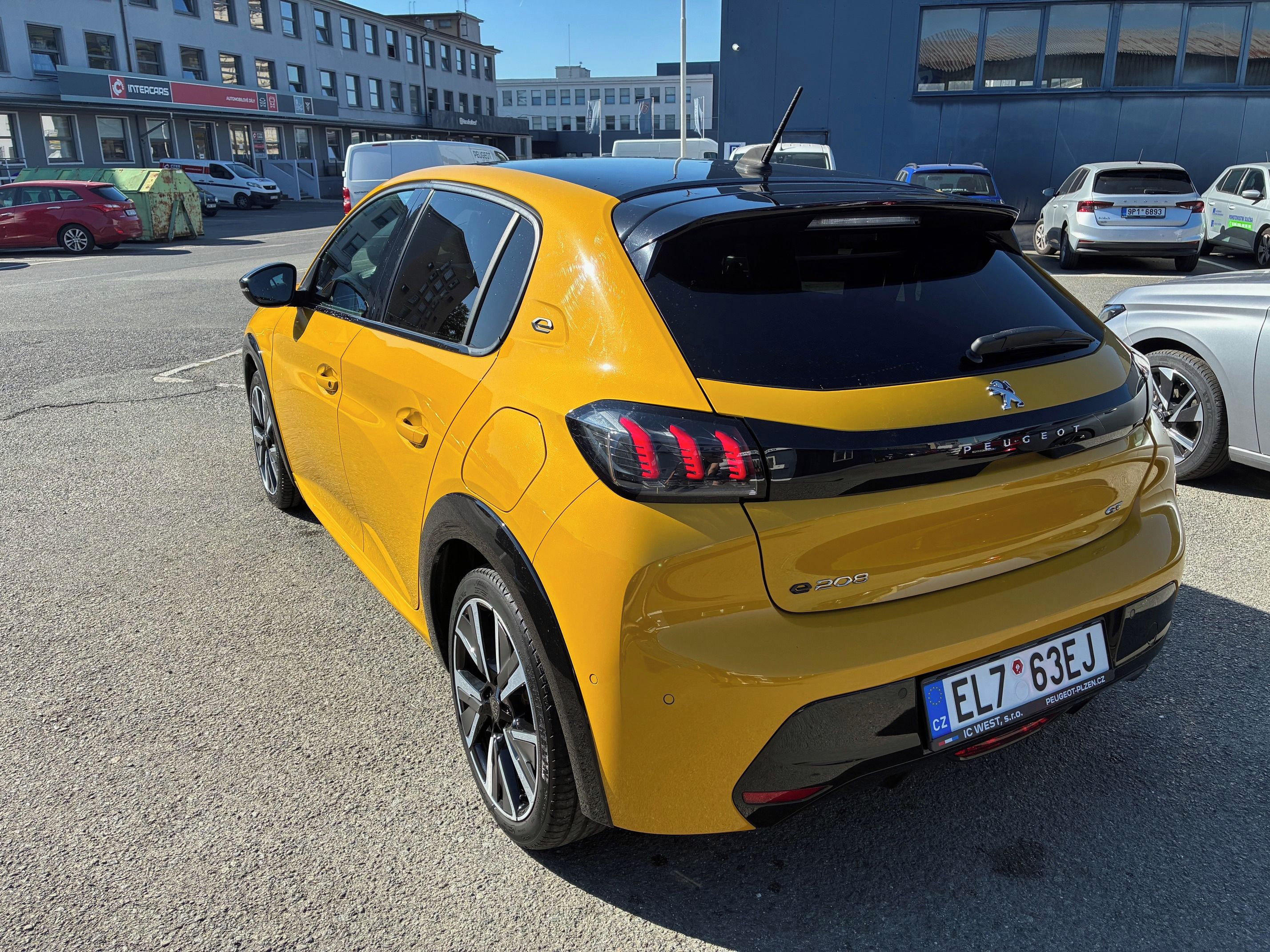 Peugeot 208, 208 e GT NAV, adaptivní temp. - fotka 4