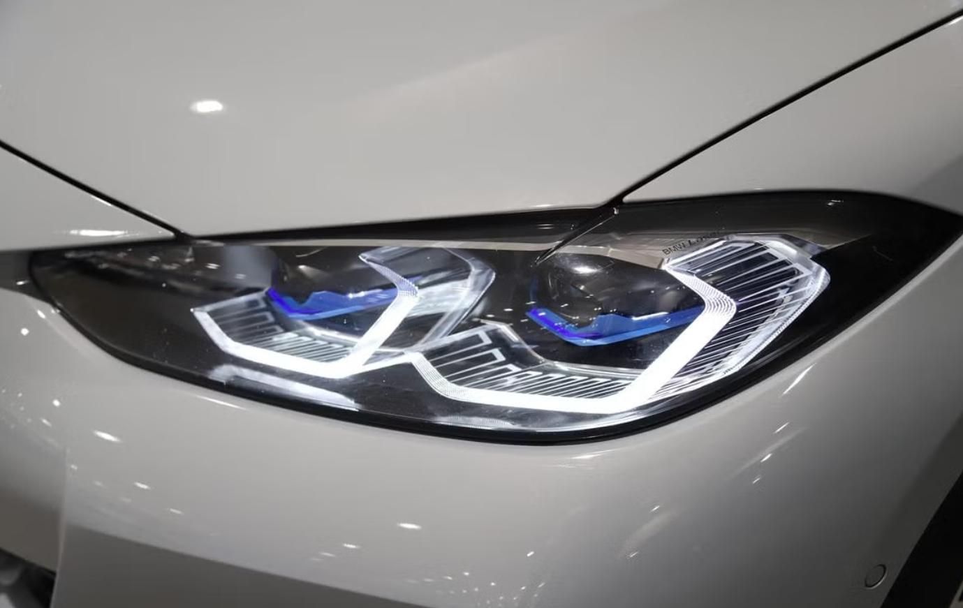 BMW i4, M50 xDrive GC 360k Tažné Laser - fotka 4
