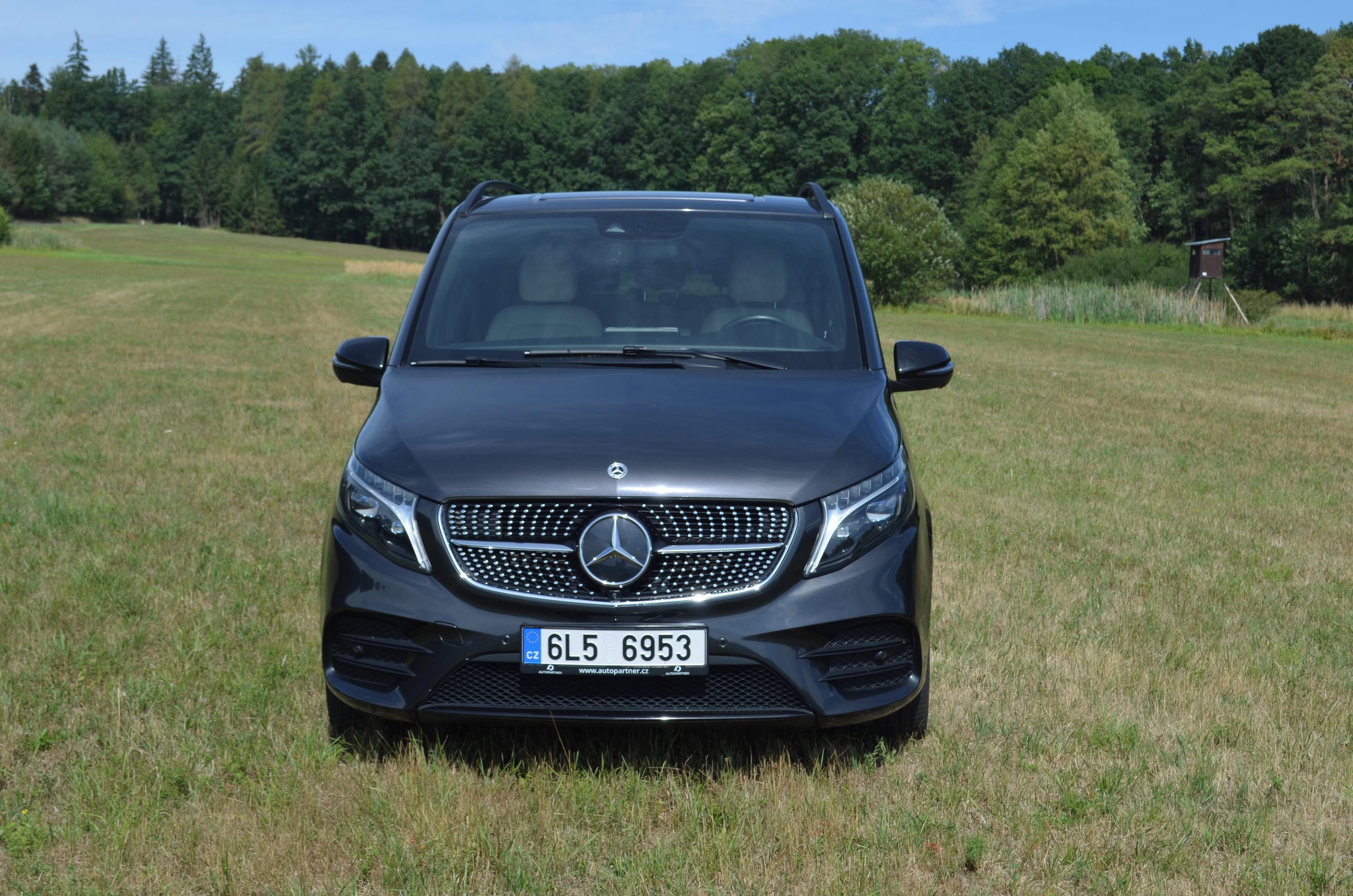 Mercedes-Benz Třídy V, Mercedes-Benz V 300d AMG XL - fotka 3