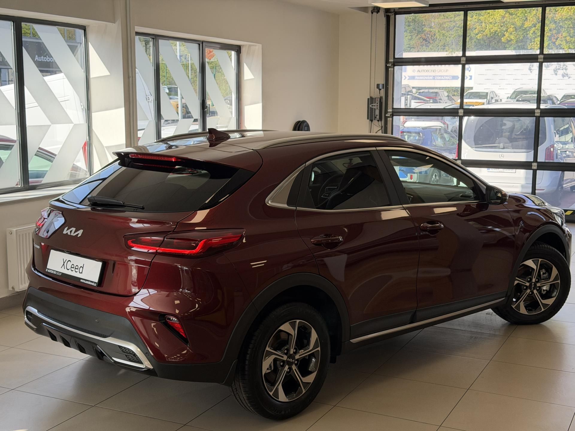 Kia XCee´d, 1,6 T-GDi 7DCT EXCLUSIVE WINT - fotka 2