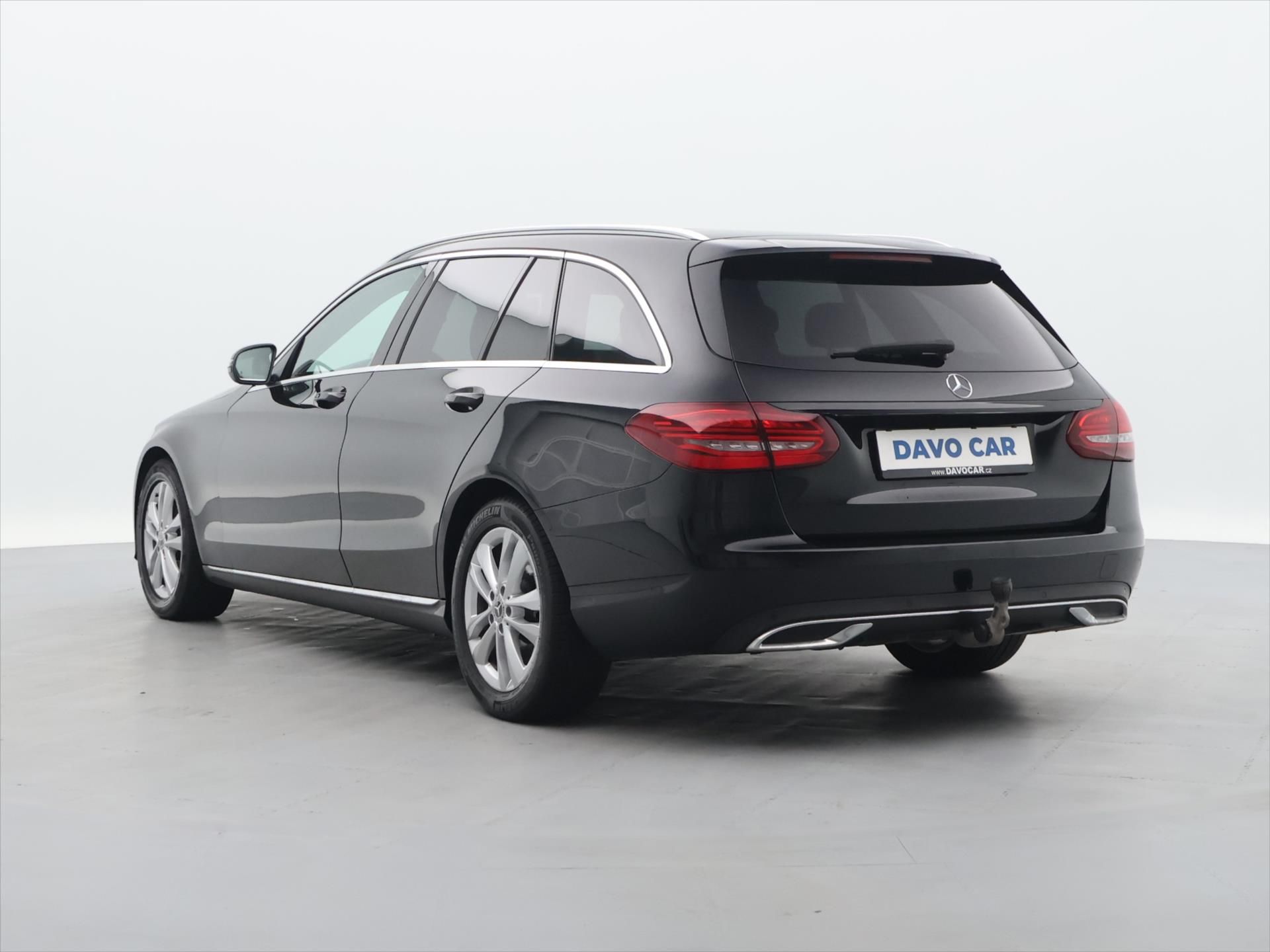 Mercedes-Benz Třídy C, 2.0 220d 143kW Aut. LED - fotka 5