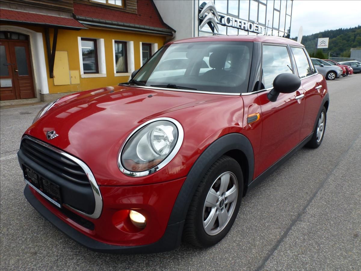 Mini One, 1,5 D 5 dveří  TWINPOWER TURBO - fotka 2