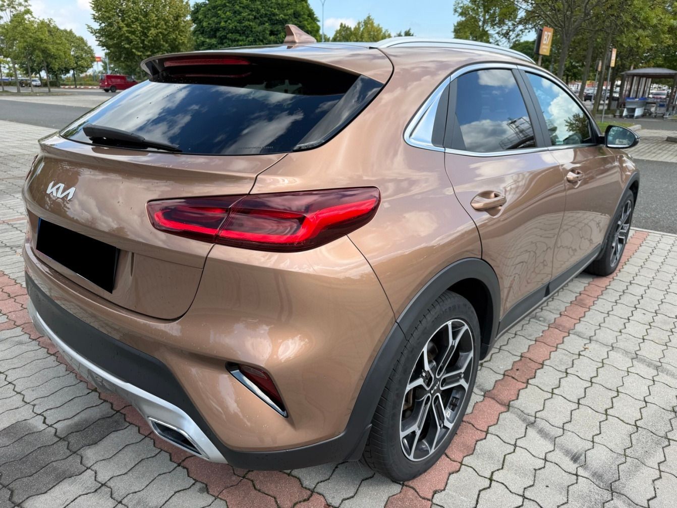 Kia XCee´d, 1.6 Crdi Mhev  Black Edition - fotka 4