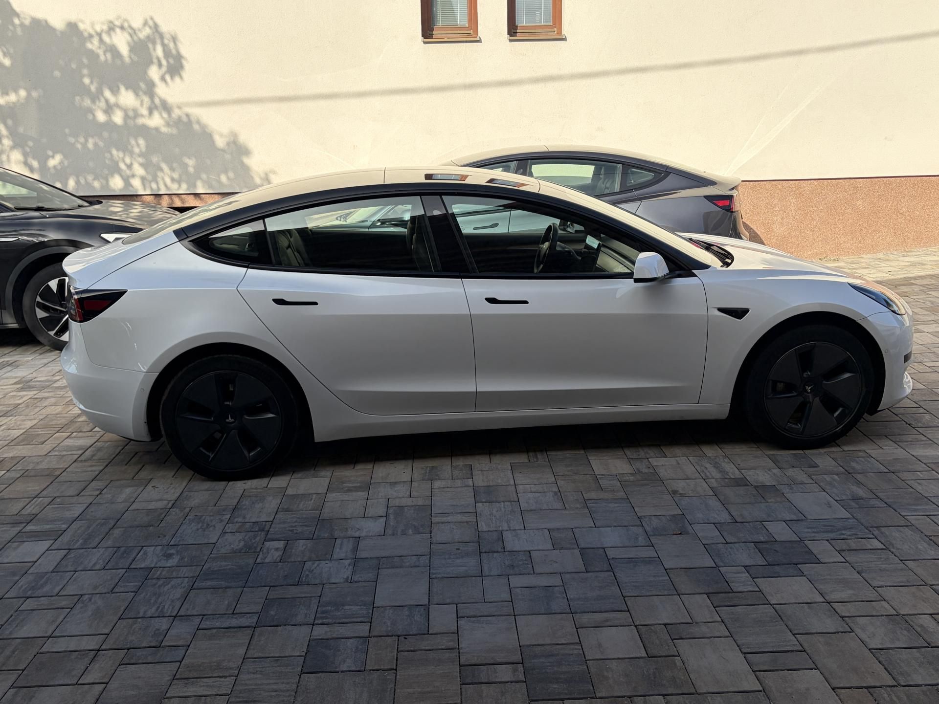 Tesla Model 3, SR+ 60, LFP, tazne, SOH:91% - fotka 4