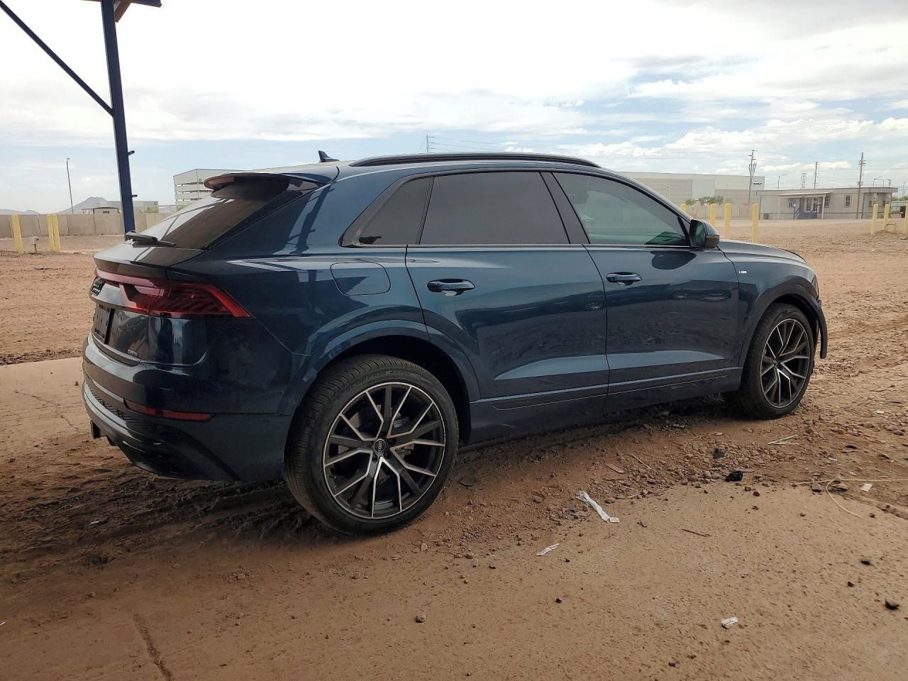 Audi Q8, Auto na cestě - fotka 4
