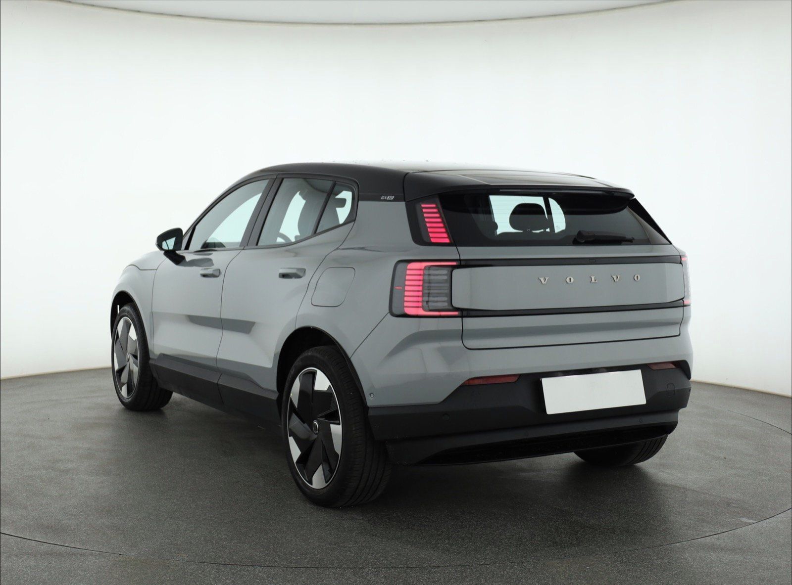 Volvo EX30, 69kWh Single Motor, SoH 97% - fotka 4