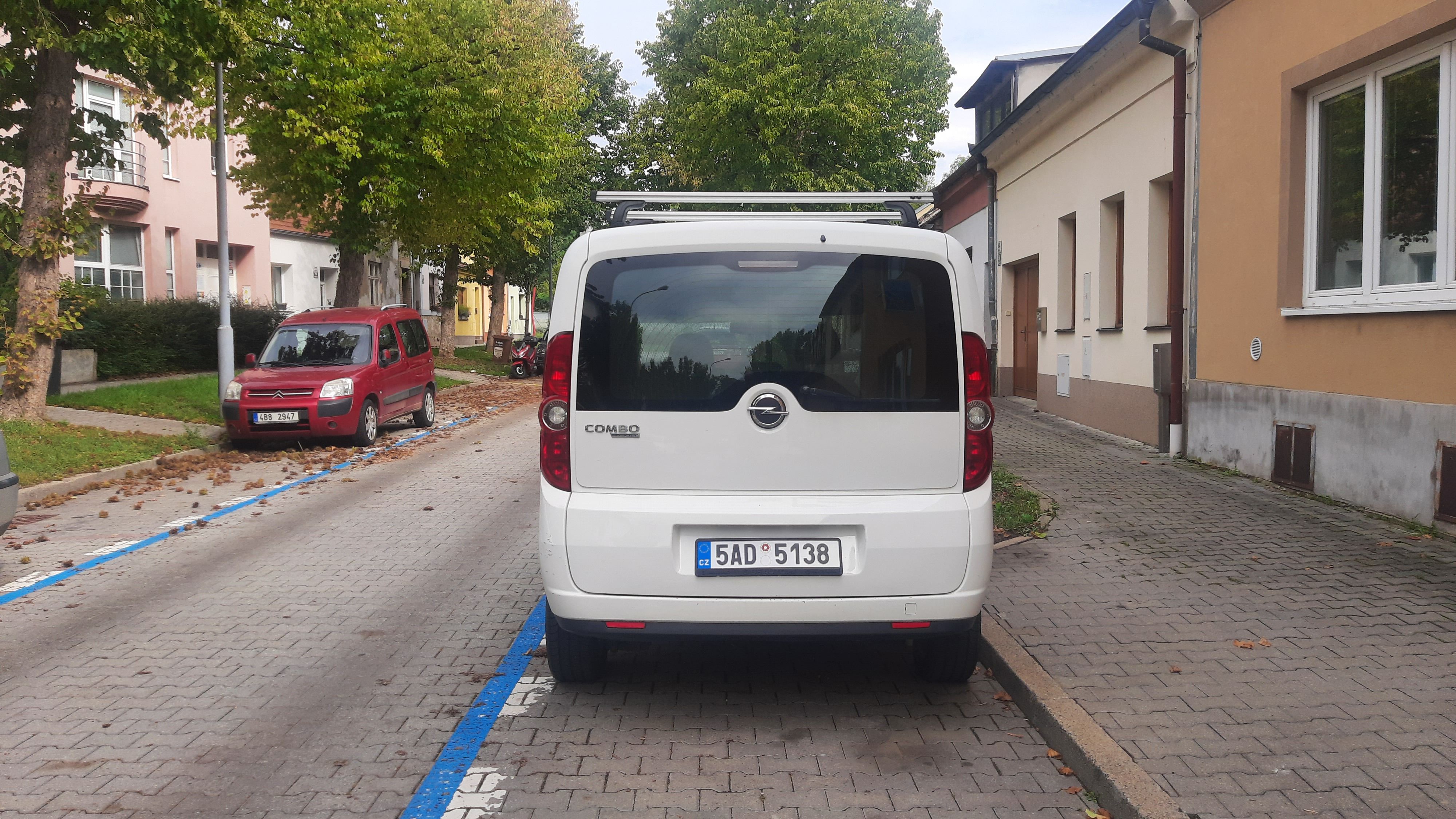 Opel Combo, Tour Cosmo 1.6 CDTi, CZ, DPH - fotka 4