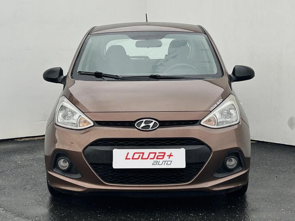 Hyundai i10, Family + 1.0 MPI 49 kW - fotka 4