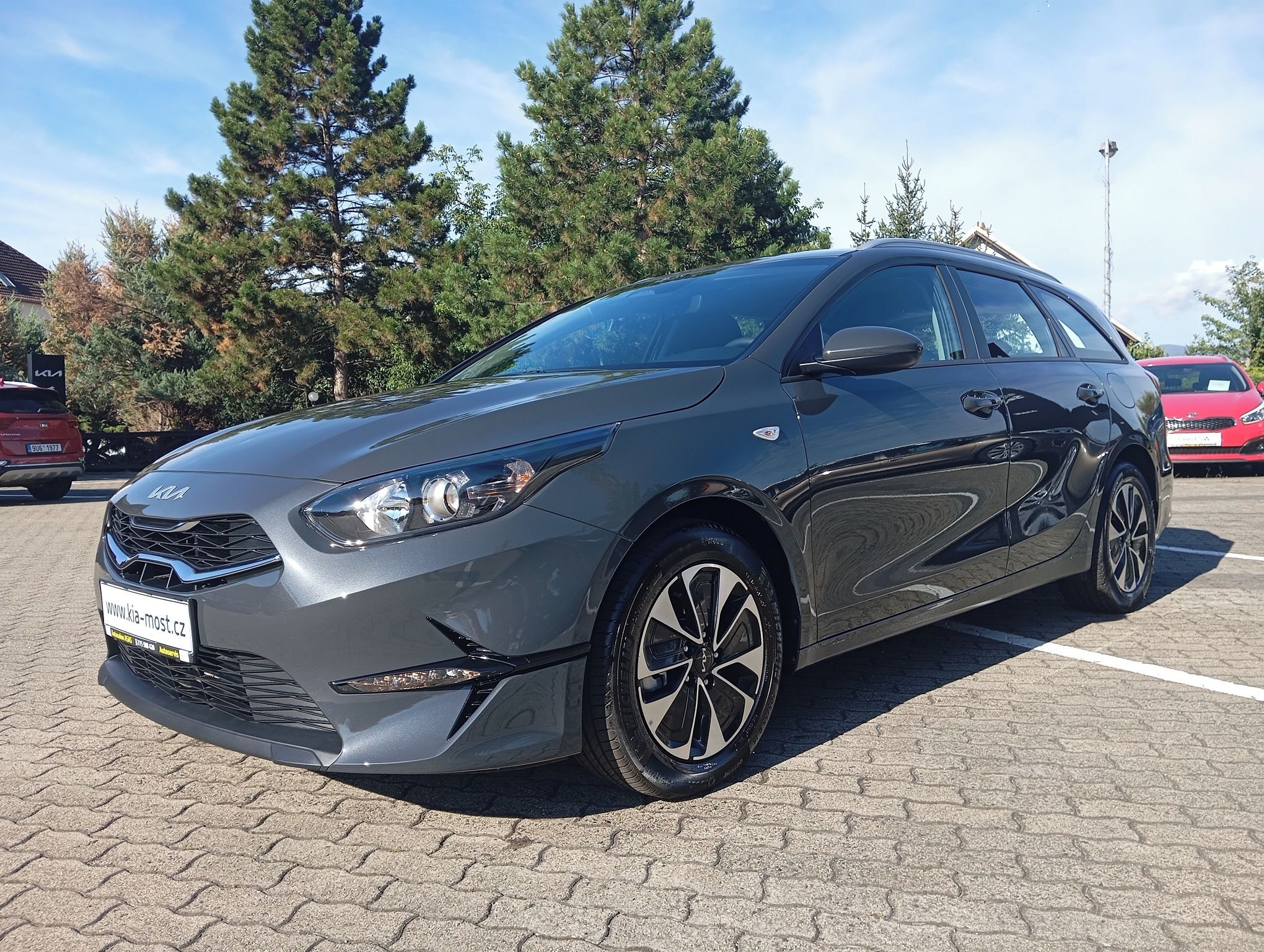 Kia Cee´d SW, 1.5 T-GDi 7DCT SPIN - fotka 4