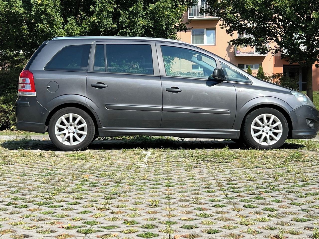 Opel Zafira, Opel Zafira 1,7 CDTi 92kW - fotka 5