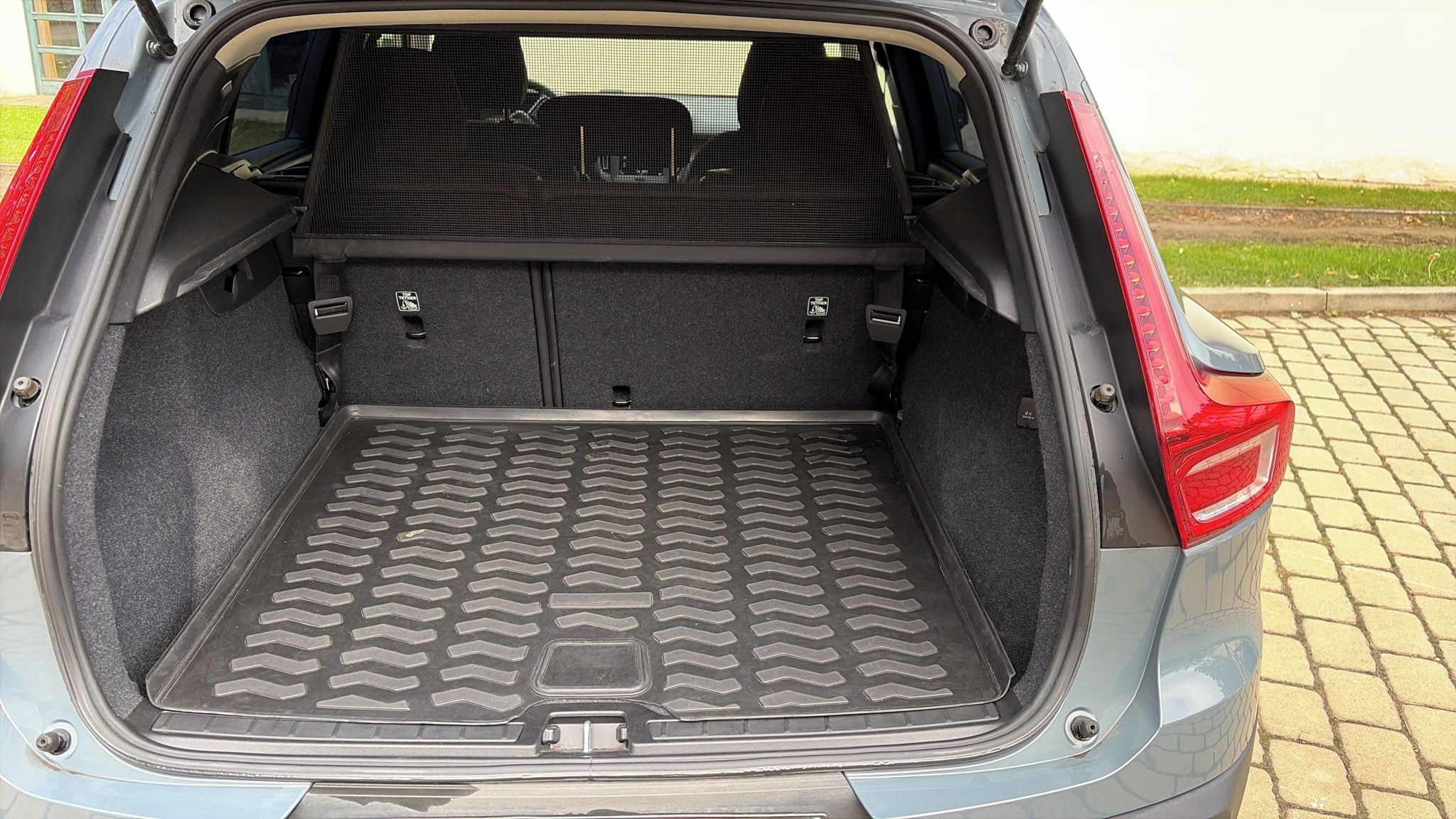 Volvo XC40, Volvo XC40 T2 manual - fotka 5