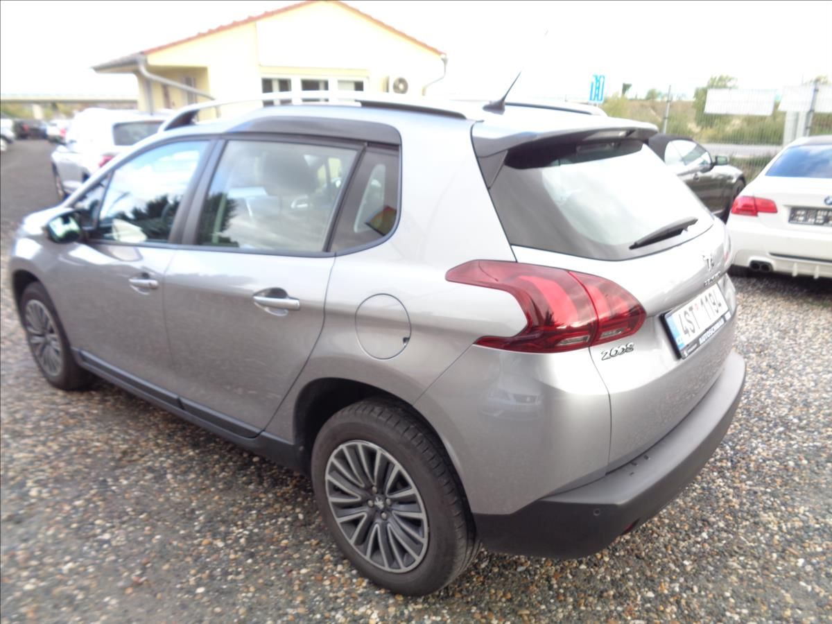 Peugeot 2008, 1,2 - fotka 5