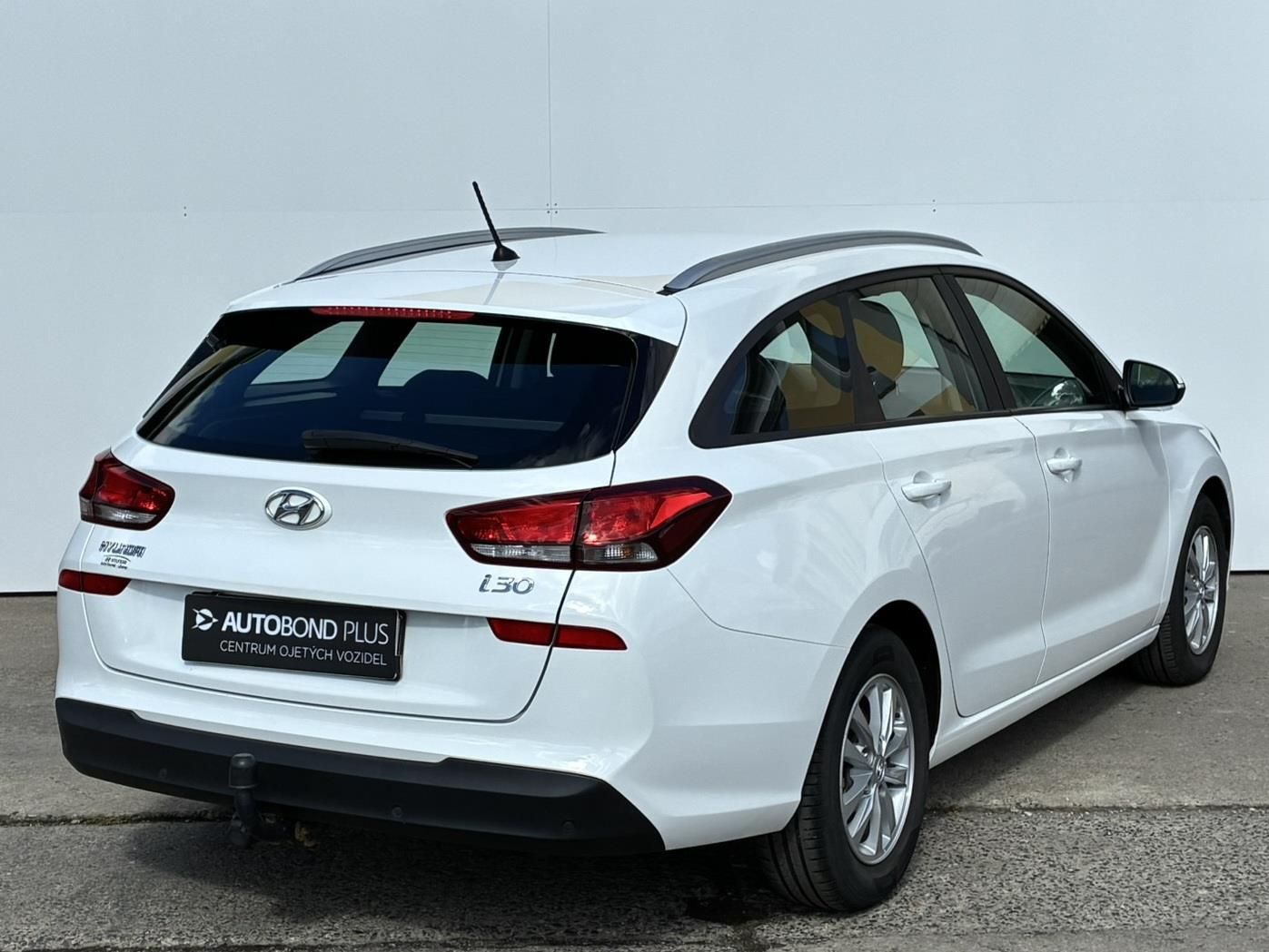 Hyundai i30, 1-0 T-GDI 88kW Trikolor - fotka 2