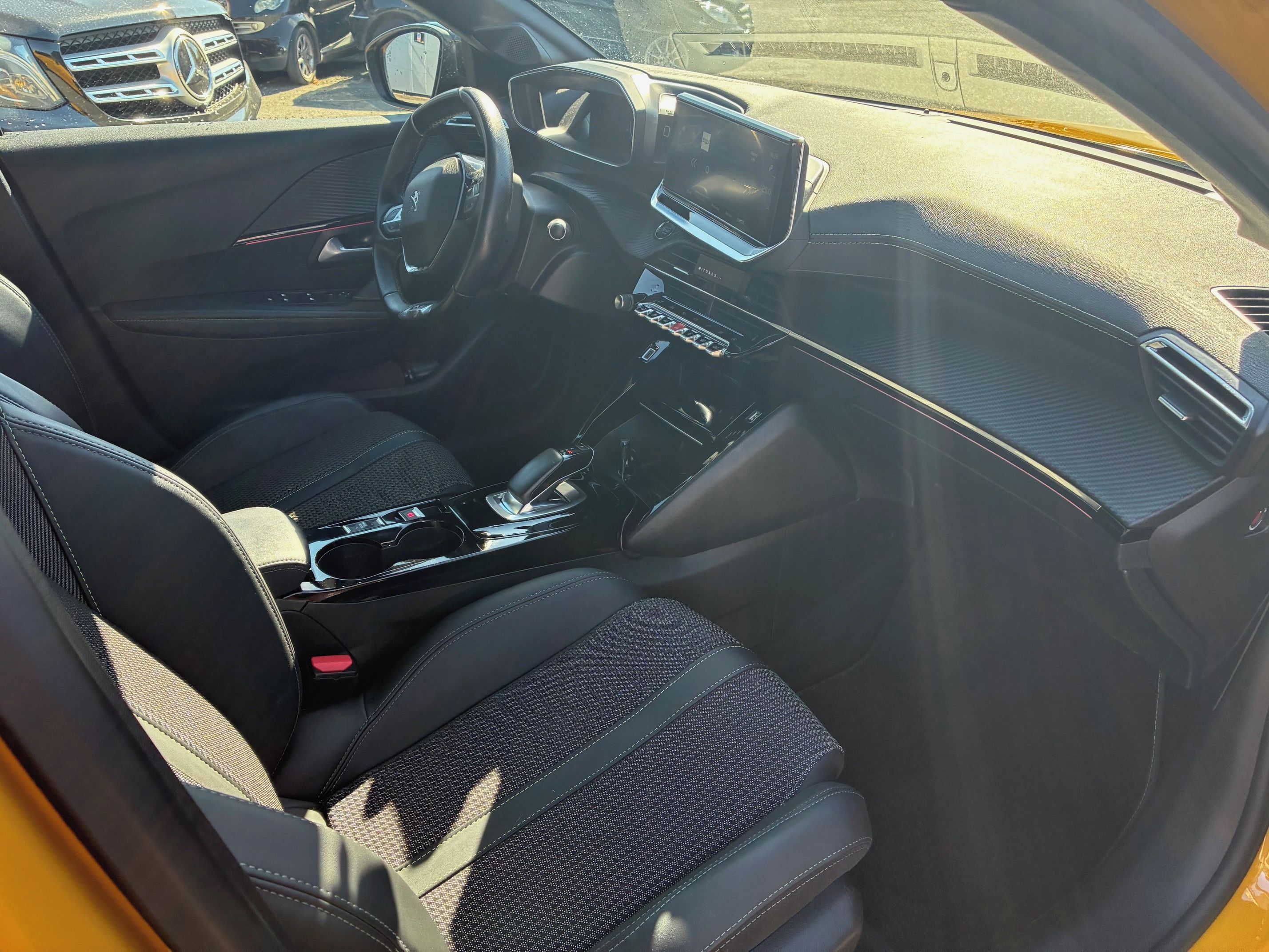 Peugeot 208, 208 e GT NAV, adaptivní temp. - fotka 5