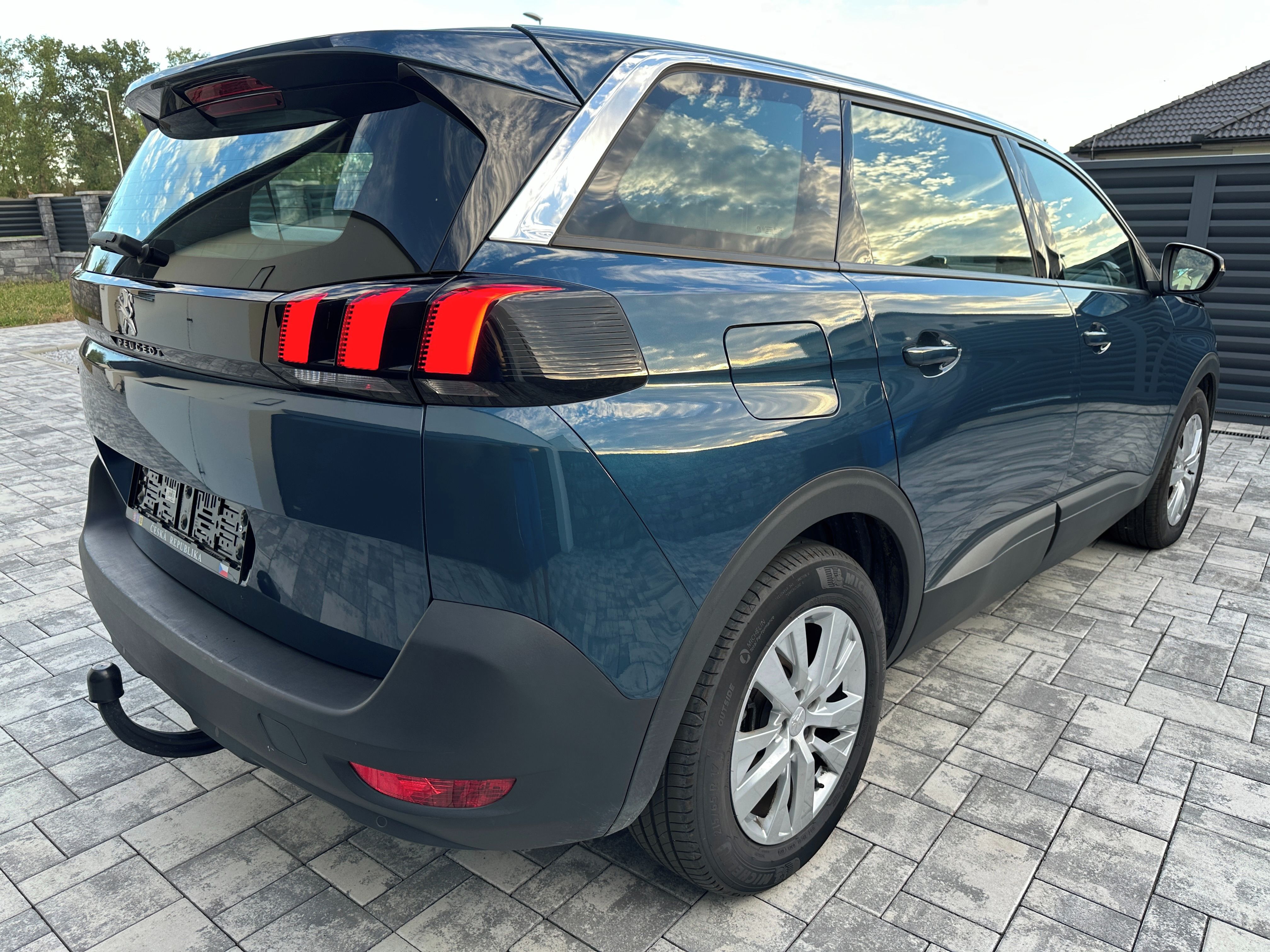 Peugeot 5008, 1,2 PT AUTOMAT, KAMERA, 7-MÍST - fotka 4