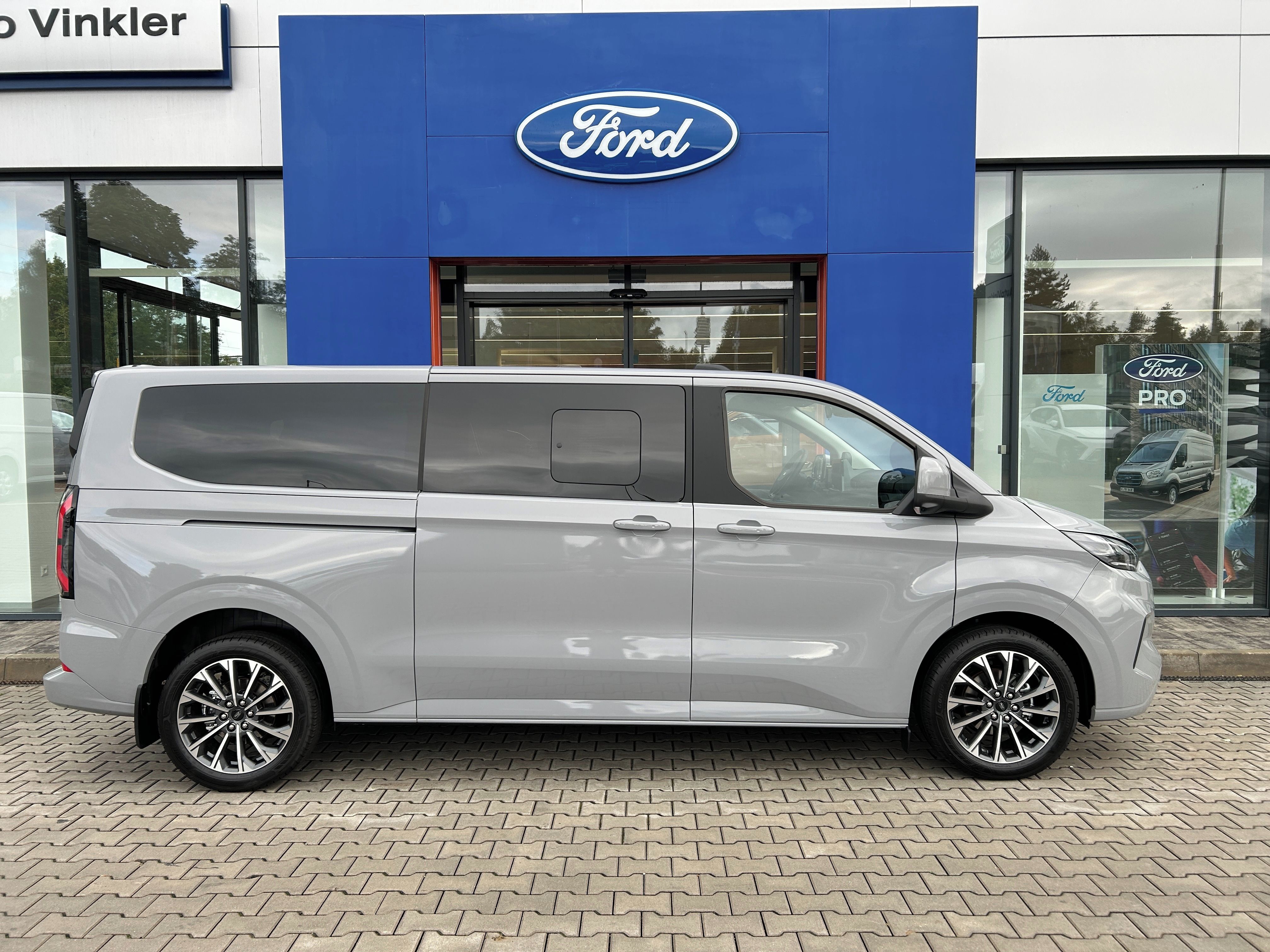 Ford Tourneo Custom, Titanium X L2 2.0EcoBlue 125kW - fotka 4