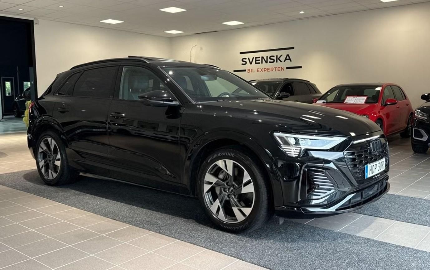Audi Q8 e-tron, 55 Q SoH 97% 360k Pano Vzduch - fotka 2