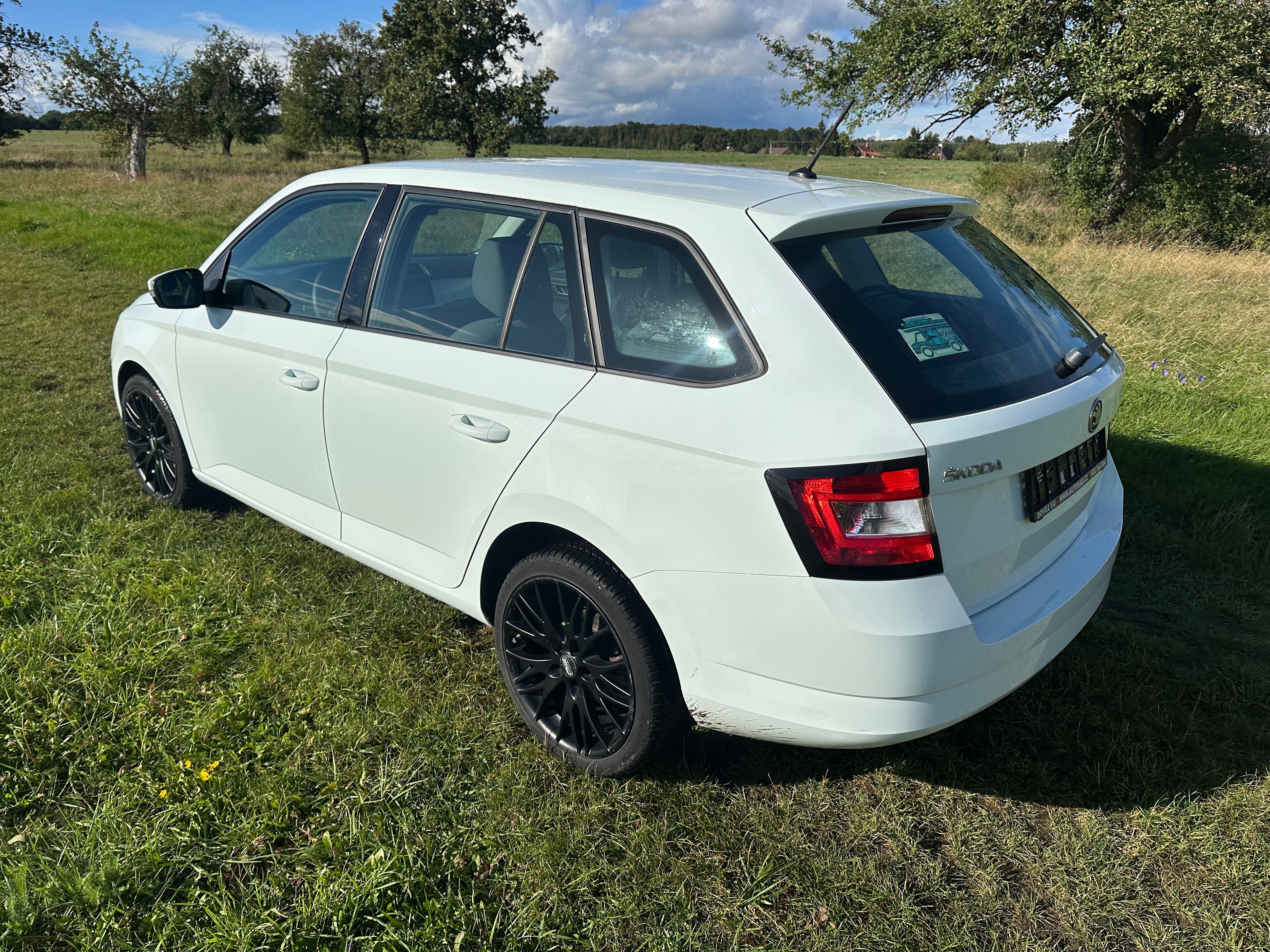 Škoda Fabia, COMBI 3-1.2TSI-66KW-LED SVĚTLA - fotka 5