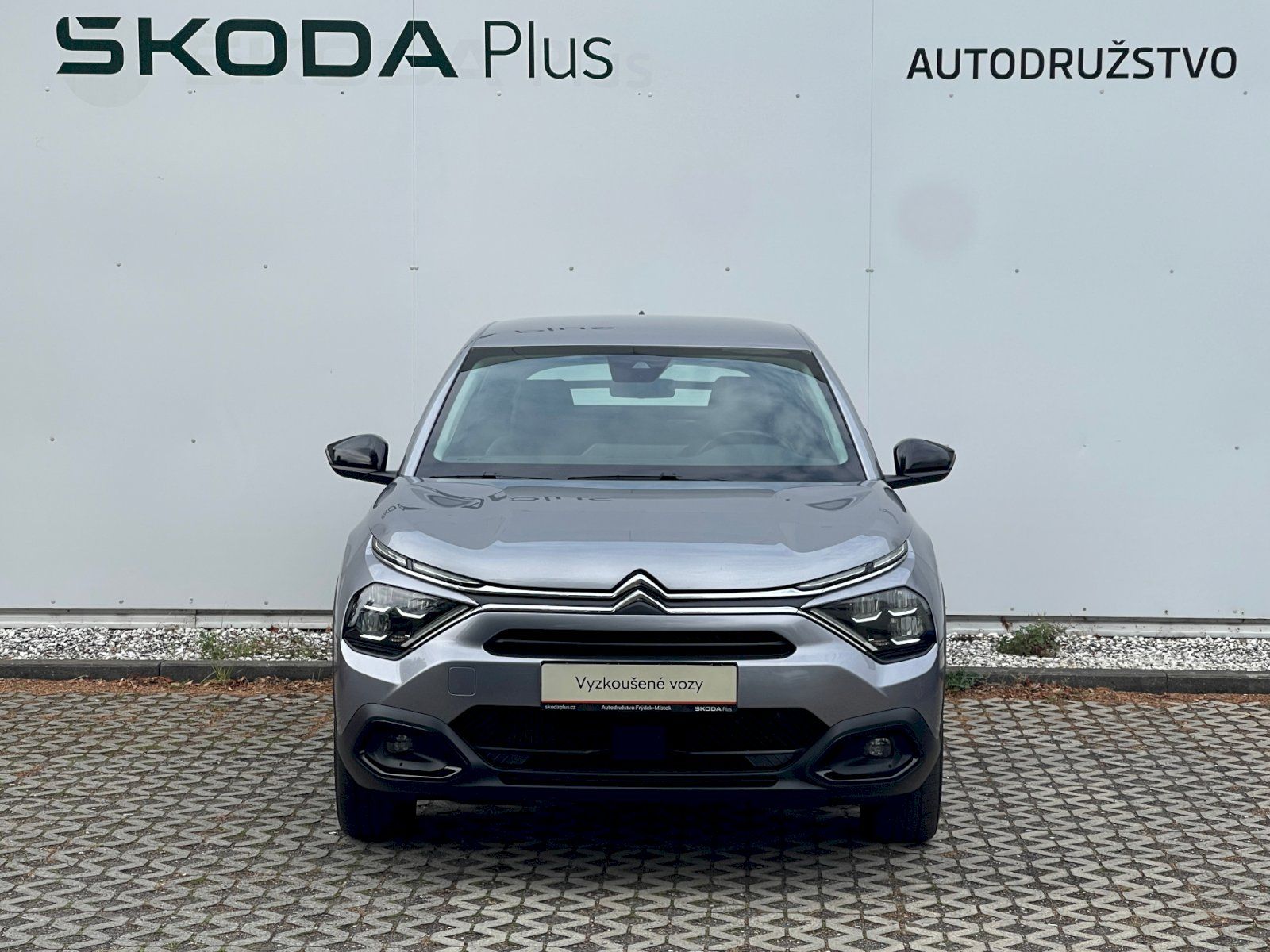 Citroën C4, AUT 1.2 PureTech / 96 kW Feel - fotka 4