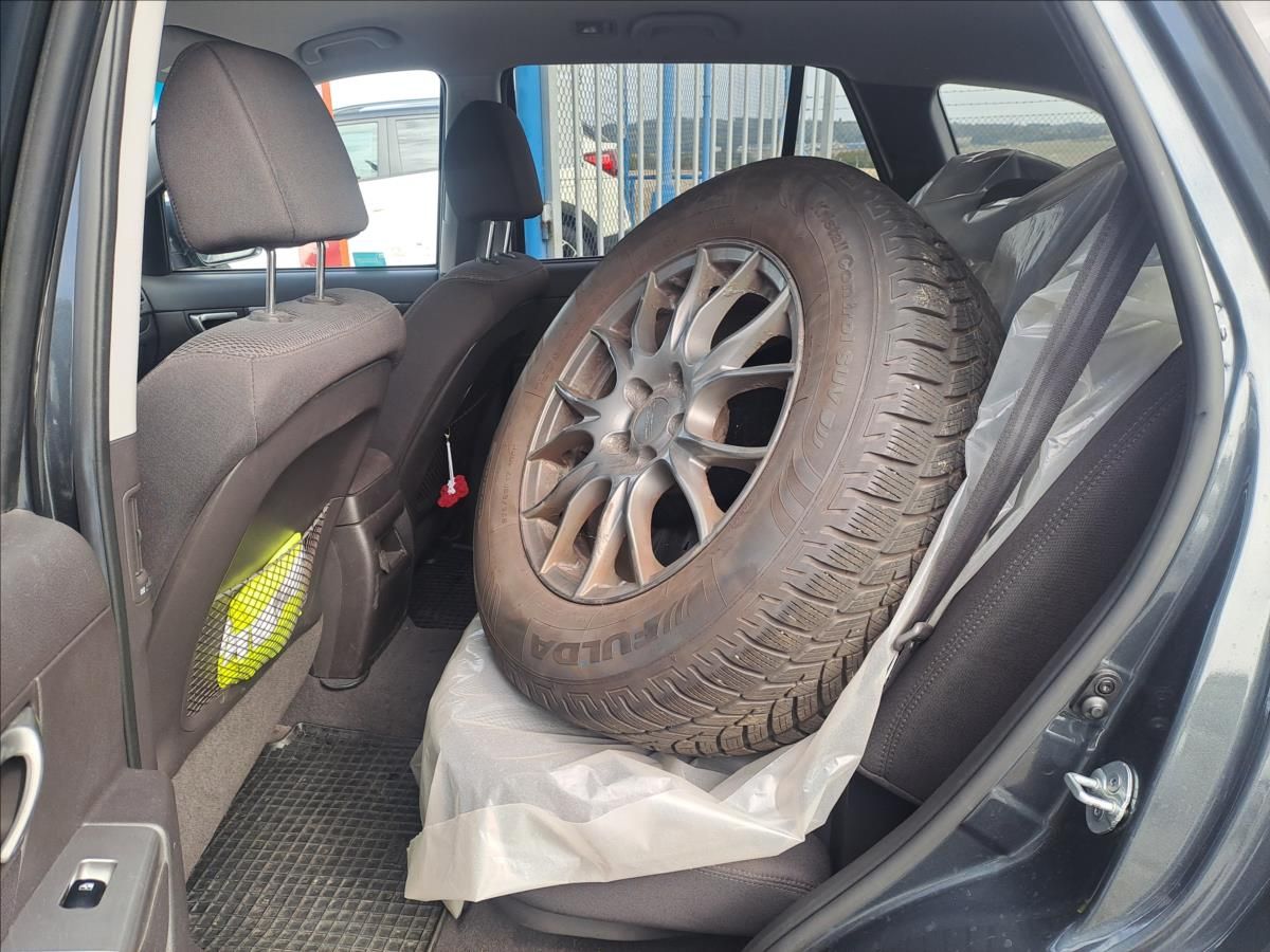 Hyundai Santa Fe, 2,2 CRDi 4x4 1.MAJITEL - fotka 6
