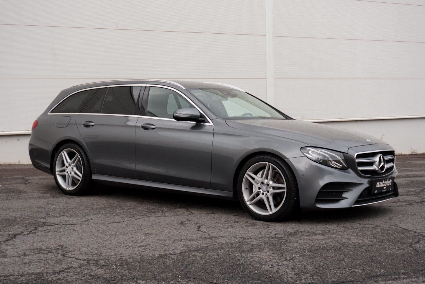 Mercedes-Benz Třídy E, E  220 d AMG LINE - fotka 6