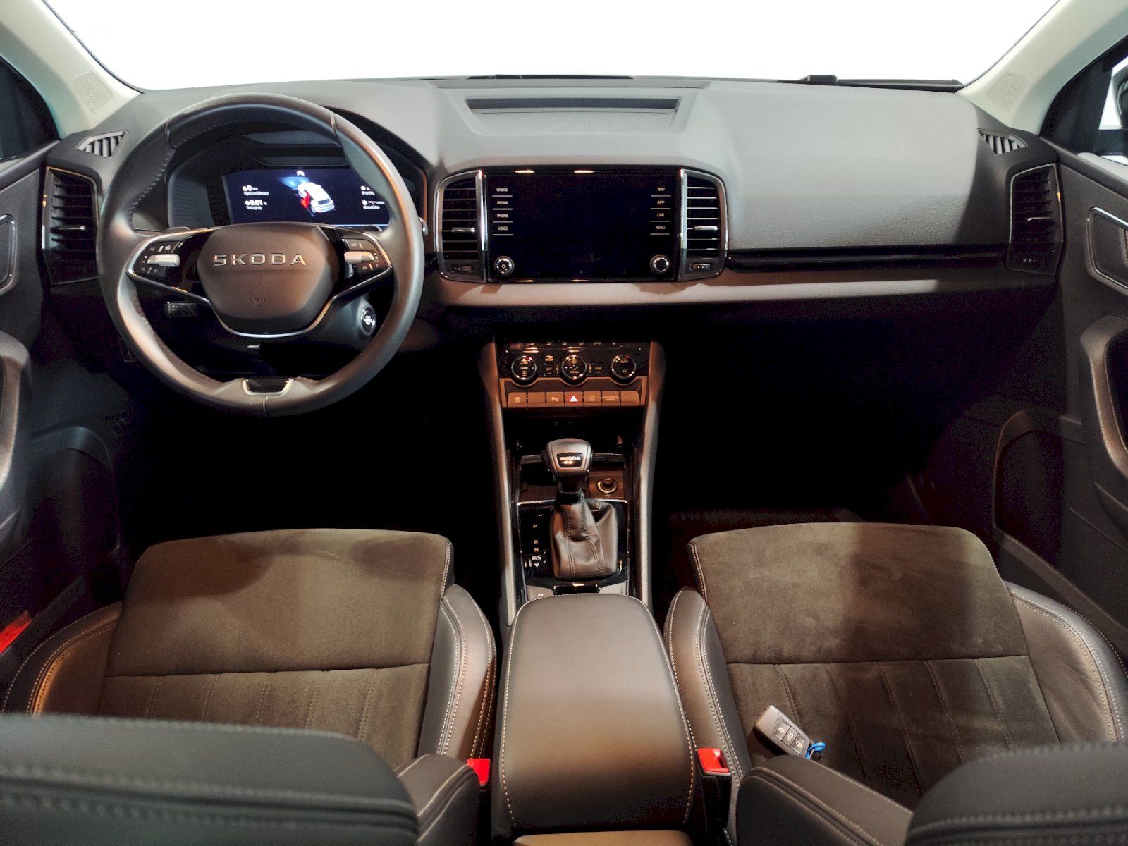 Škoda Karoq, KAROQ TOP SELECTION 1.5 TSI 11 - fotka 5