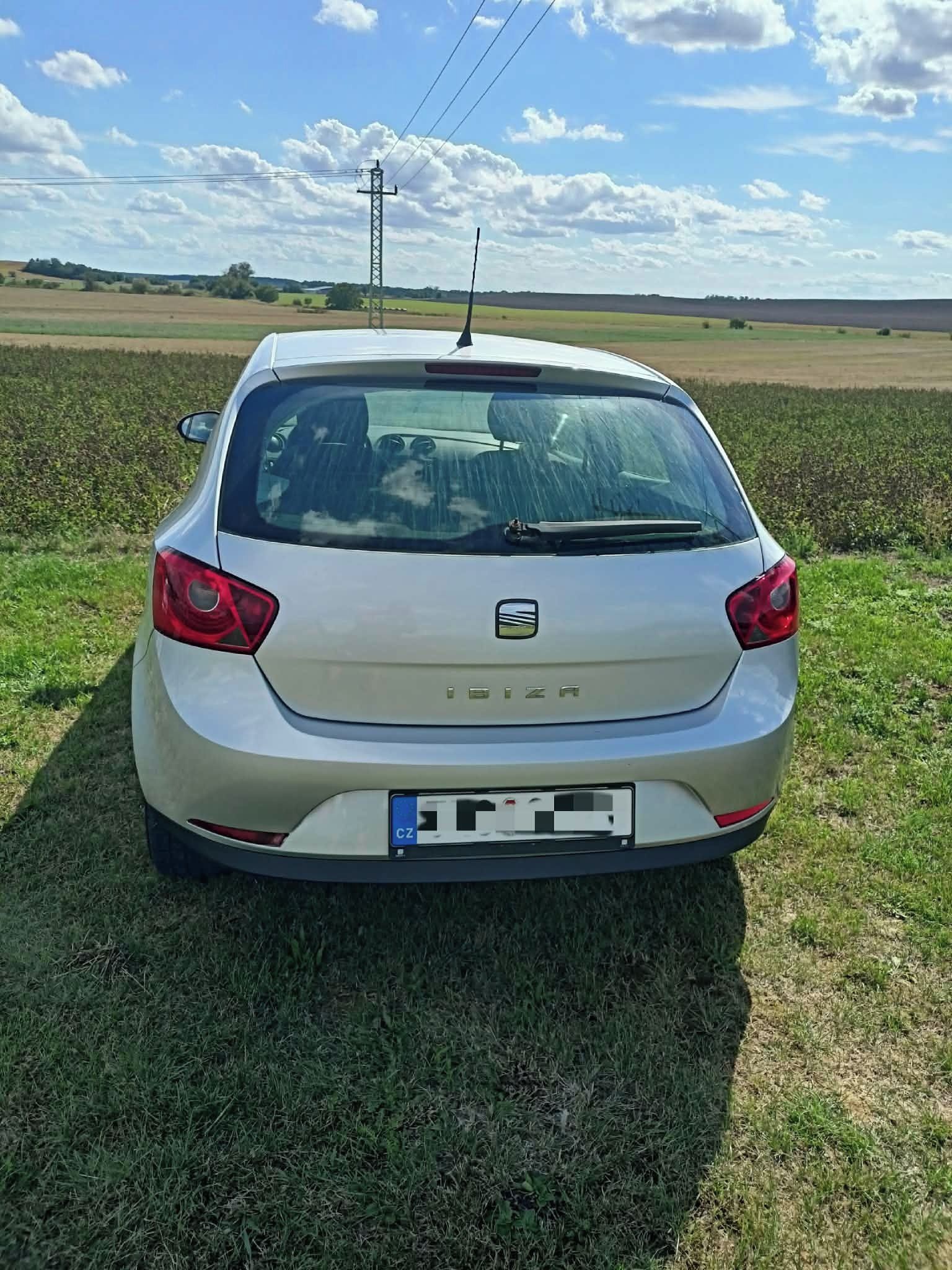 Seat Ibiza, Seat Ibiza 1.4. - 1.majitel - fotka 2