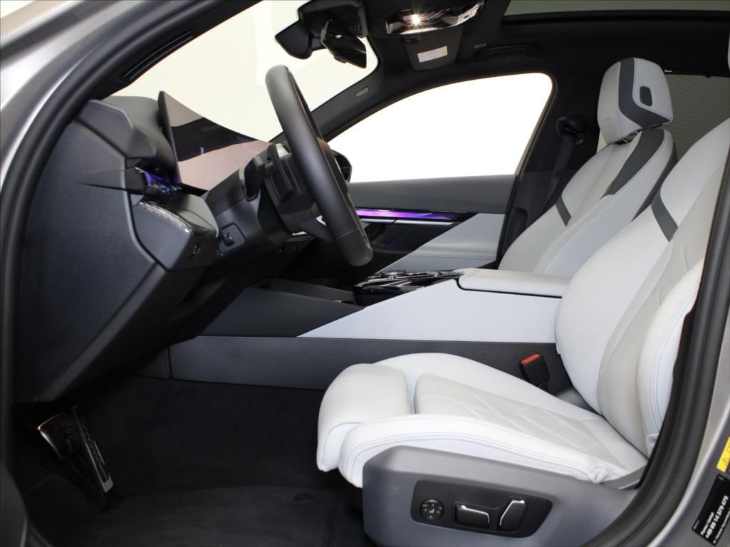 BMW Řada 5, 3,0 550e xDrive M-paket Bowers - fotka 6