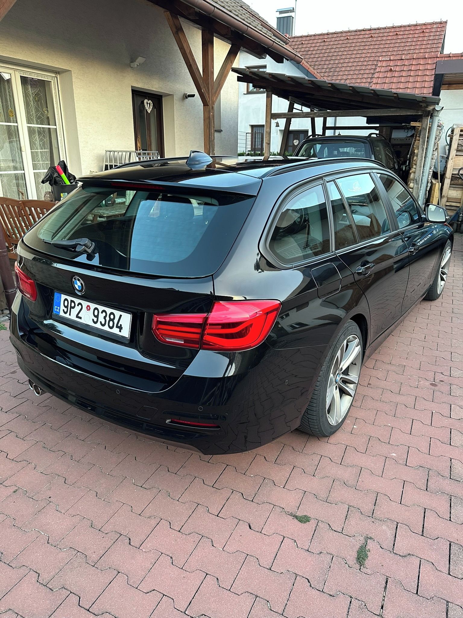 BMW Řada 3, Prodám BMW 320d 140kW F31 - fotka 3