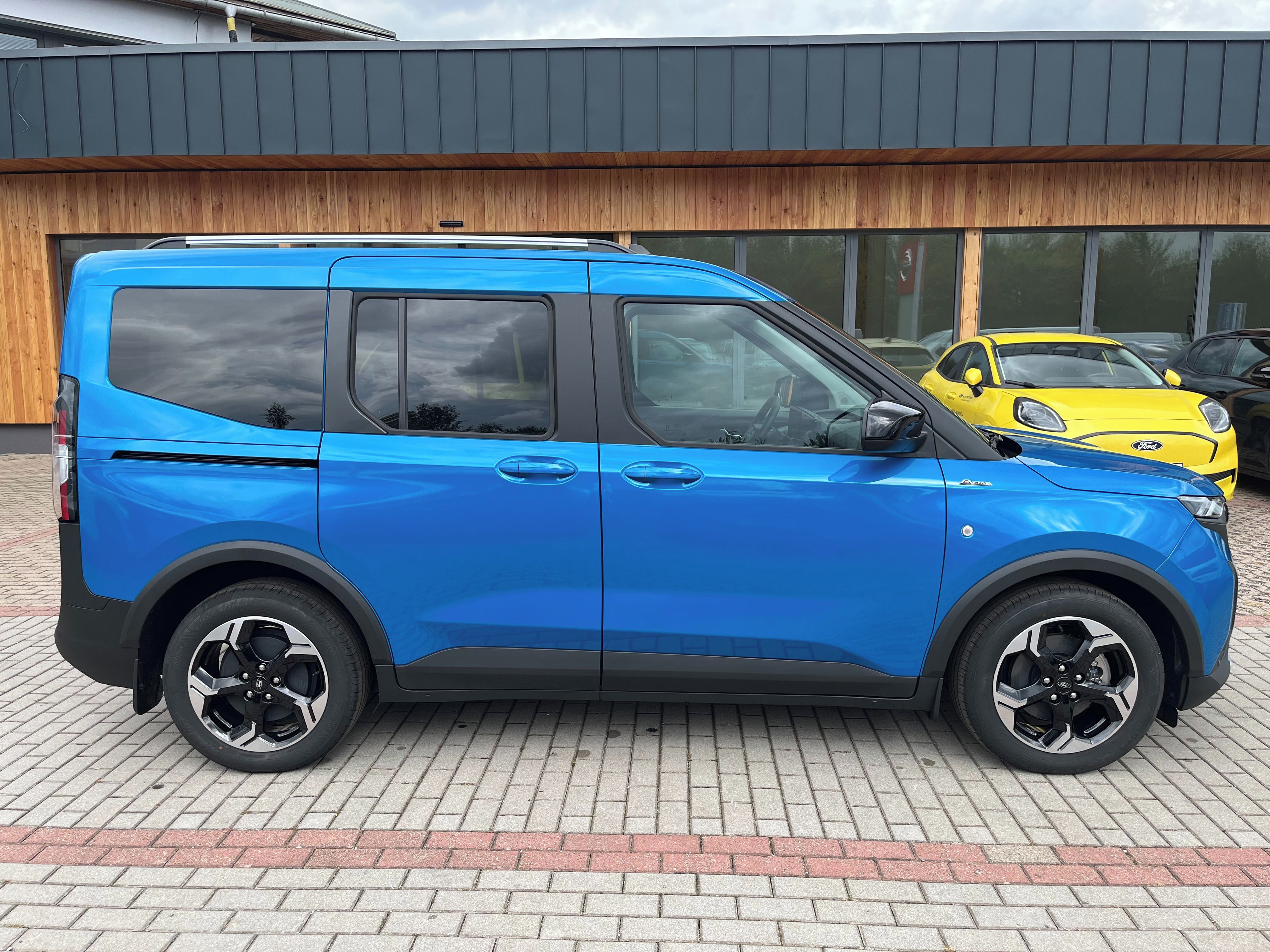 Ford Tourneo Courier, BEV 100 kW 46 kWh Active L1 - fotka 6