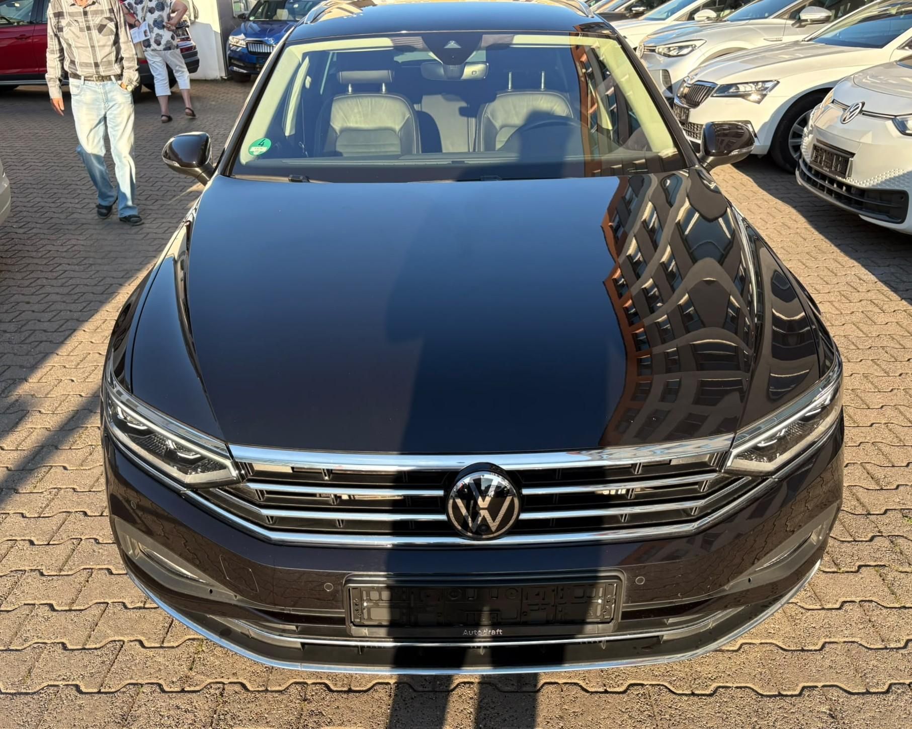 Volkswagen Passat Variant, Elegance 2.0 TSI 140kW DSG - fotka 2